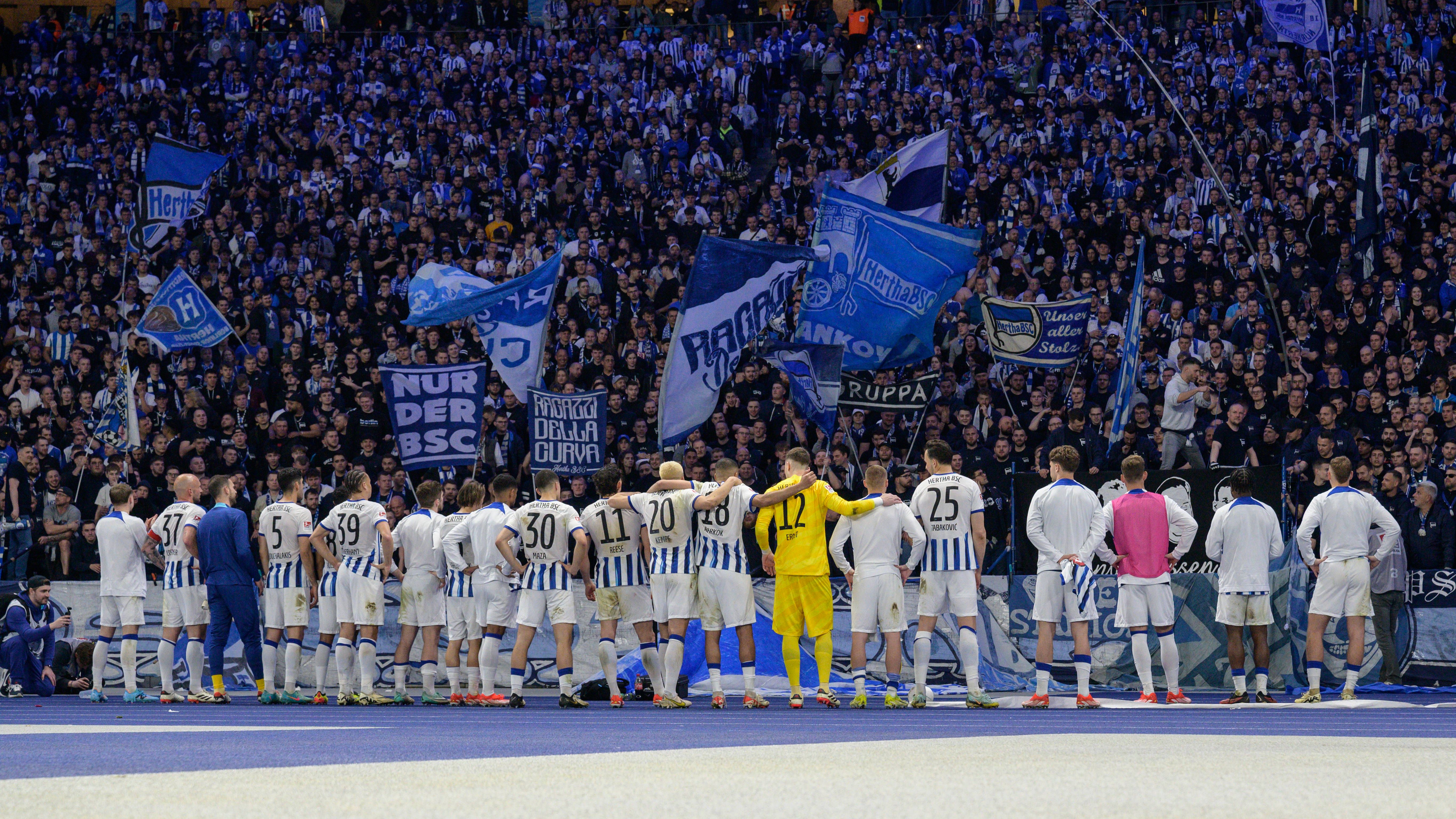 Hertha BSC: Blau-weißes Fieber! Dauerkarten-Rekord, Ostkurve ausverkauft