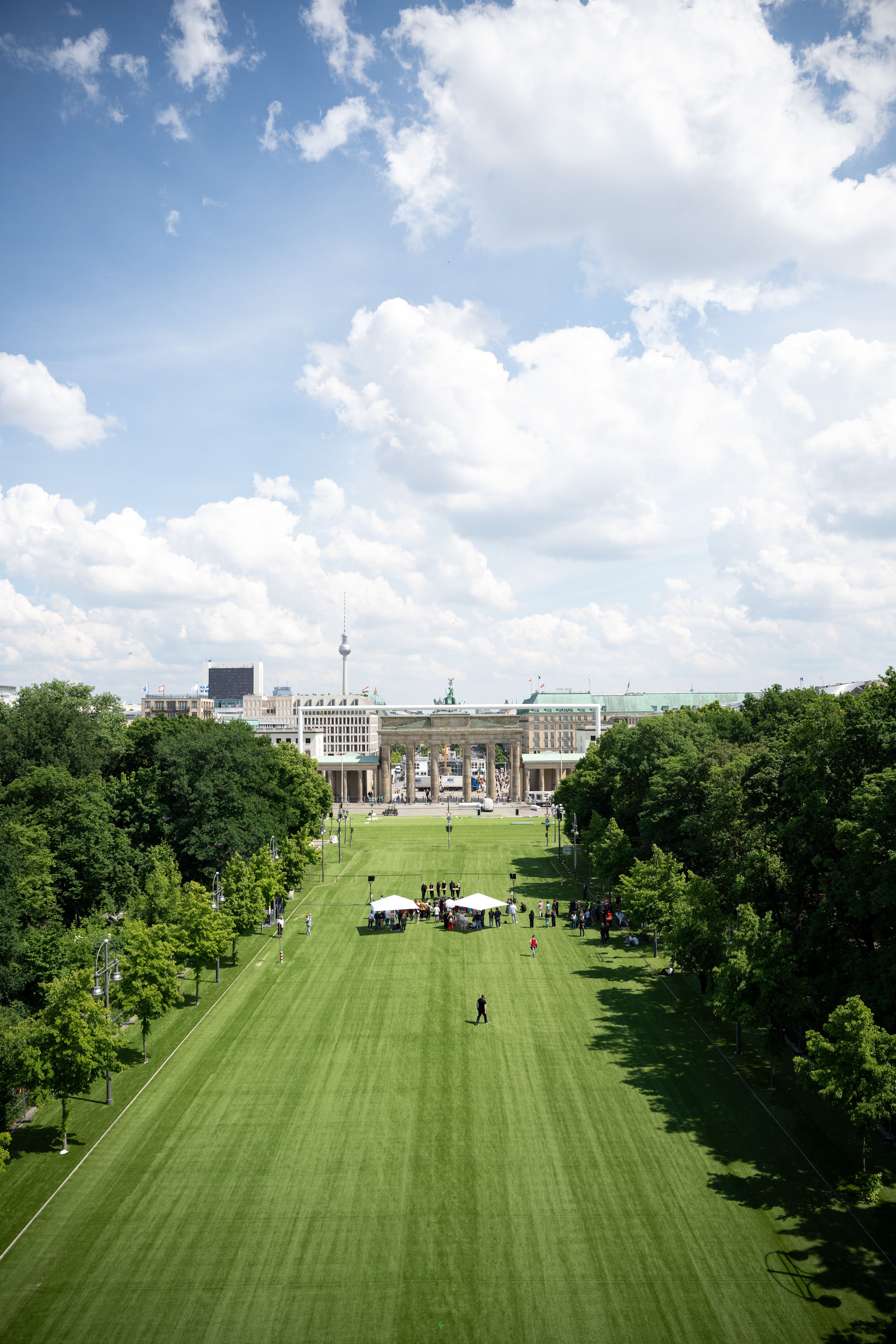 Produktion der Fanmeilen in Berlin kostet rund 24 Millionen Euro