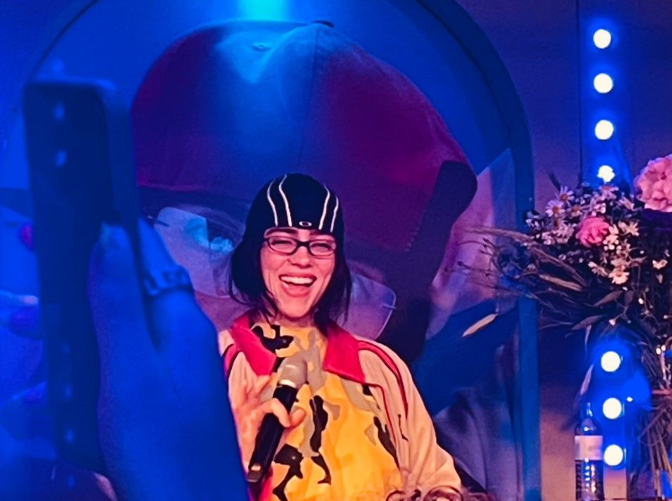 Billie Eilish ist in Berlin: Megastar topsecret zu Besuch im Prince Charles