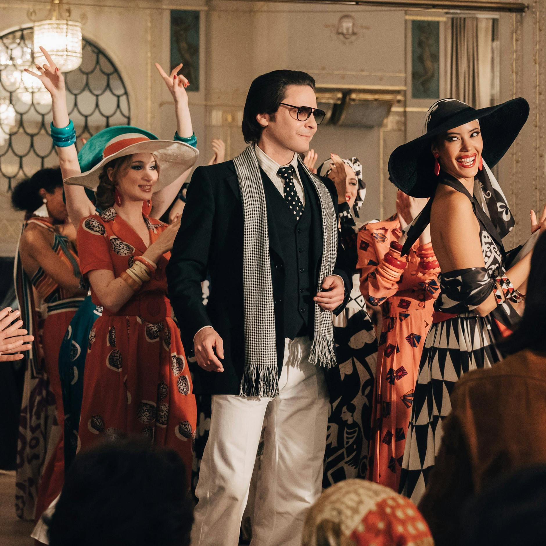 Image - „Becoming Karl Lagerfeld“ auf Disney+: Zu viel Liebe, zu wenig Mode