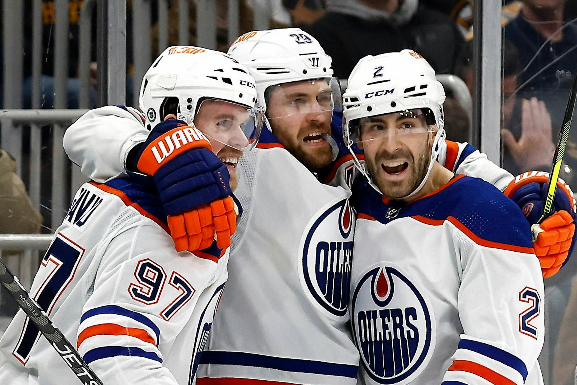 Das Top-Trio der Play-offs in dieser NHL-Saison: (v. l.) Connor McDavid, Leon Draisaitl und Evan Bouchard wollen mit den Edmonton Oilers den Stanley Cup holen.&nbsp;&nbsp;