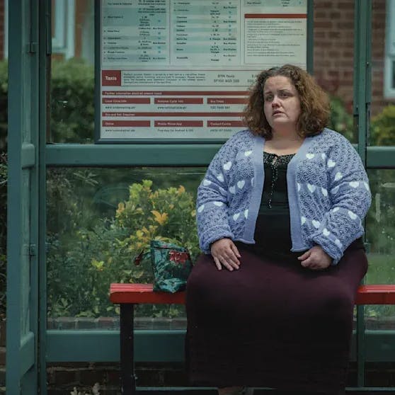 Schauspielerin Jessica Gunning spielt die Stalkerin Martha im Netflix-Hit „Rentierbaby“.