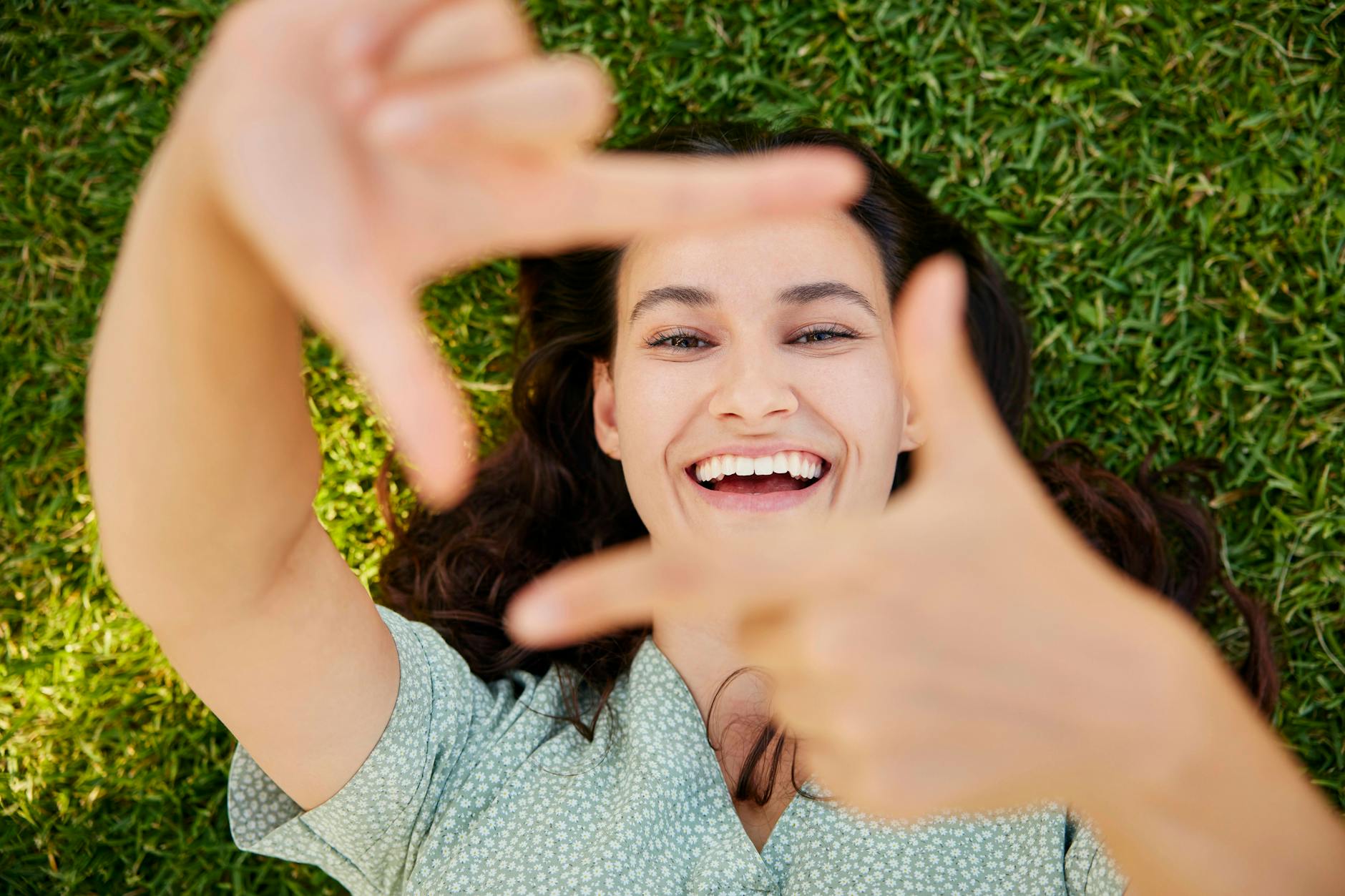 Laut Horoskop müssen einige Sternzeichen im Juni etwas oder jemanden loslassen.