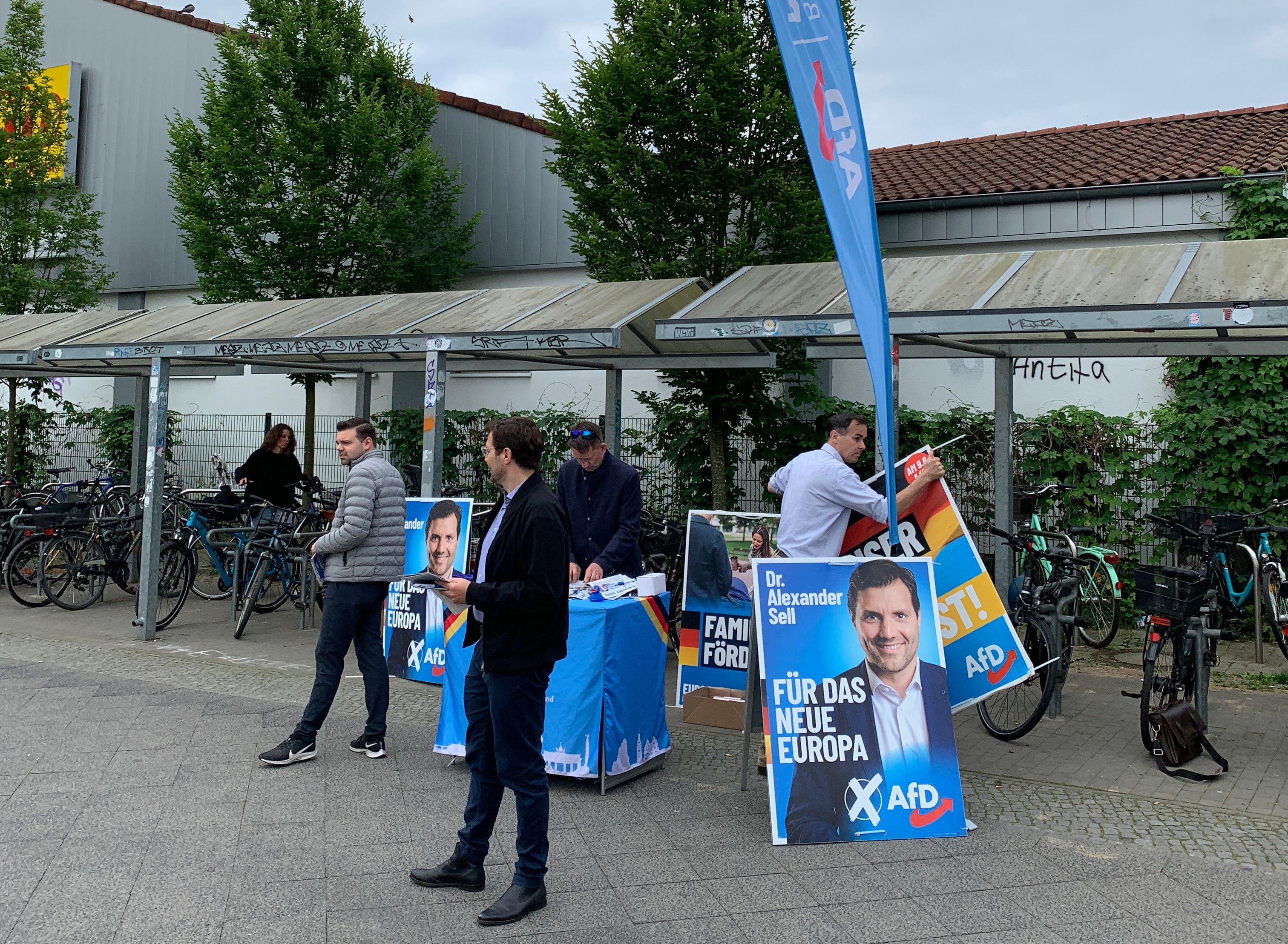 So erleben Grüne und AfD-Politiker den Wahlkampf in Berlin: „Darf ich dich abschlachten?“