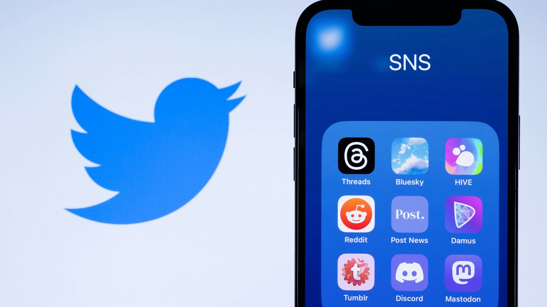 Twitter-Nutzer wandern zu Alternativen wie Threads oder Bluesky ab.