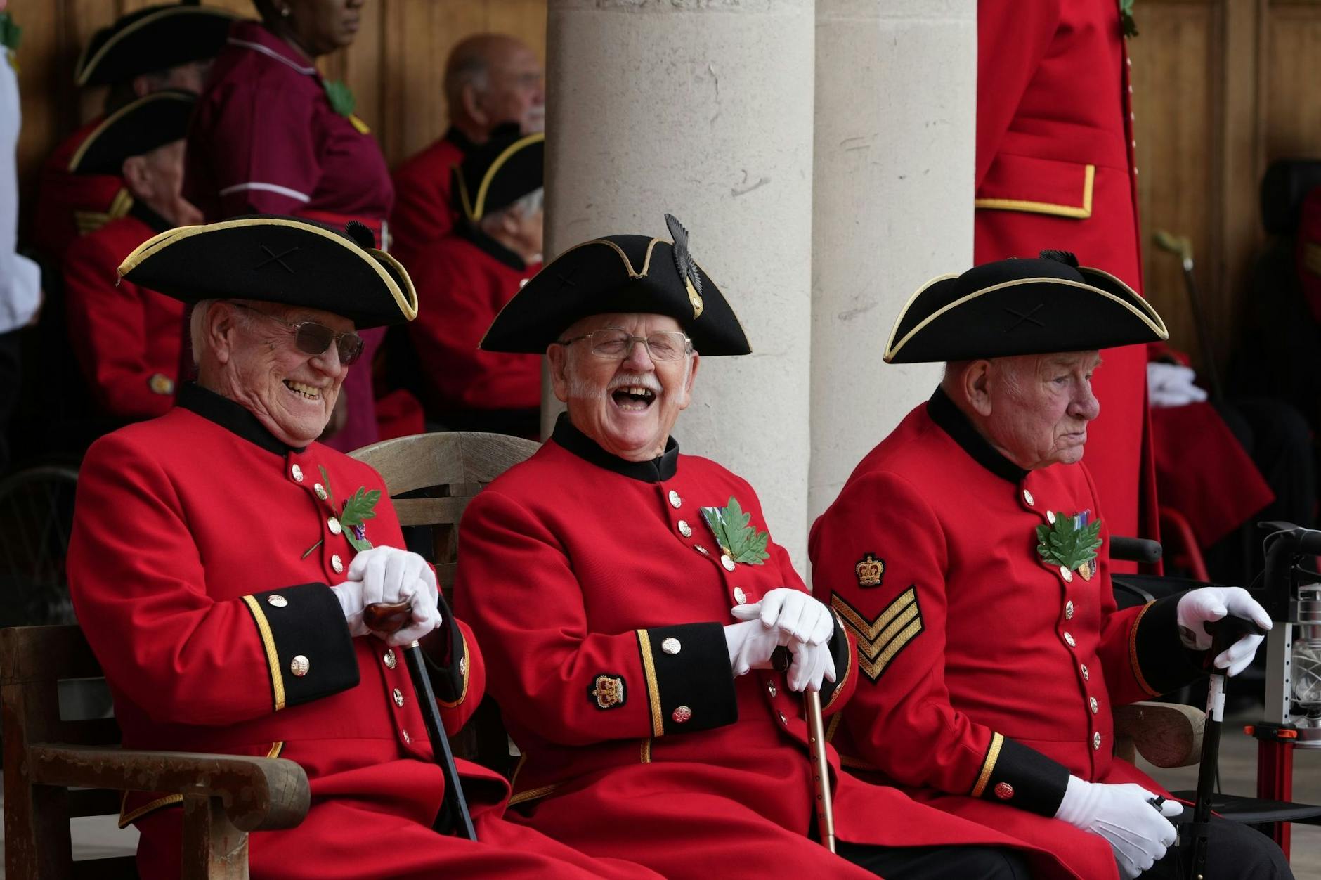 dpatopbilder - Chelsea-Pensionäre kommen zur Feier zum Gründungstag des Royal Hospital Chelsea in London.