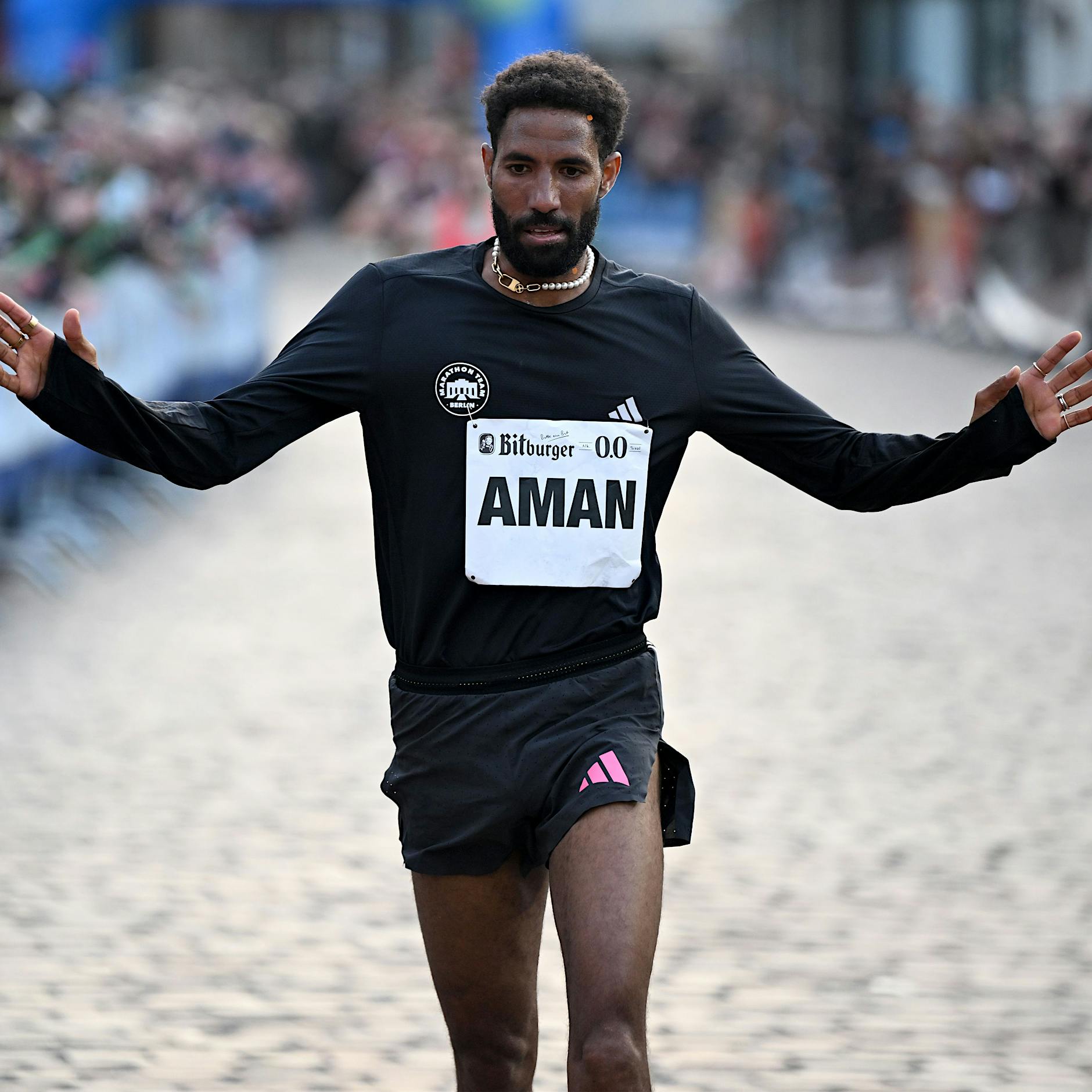 Thilo Mischke trifft Amanal Petros: Reden wir über Marathon – oder das Sylt-Video?