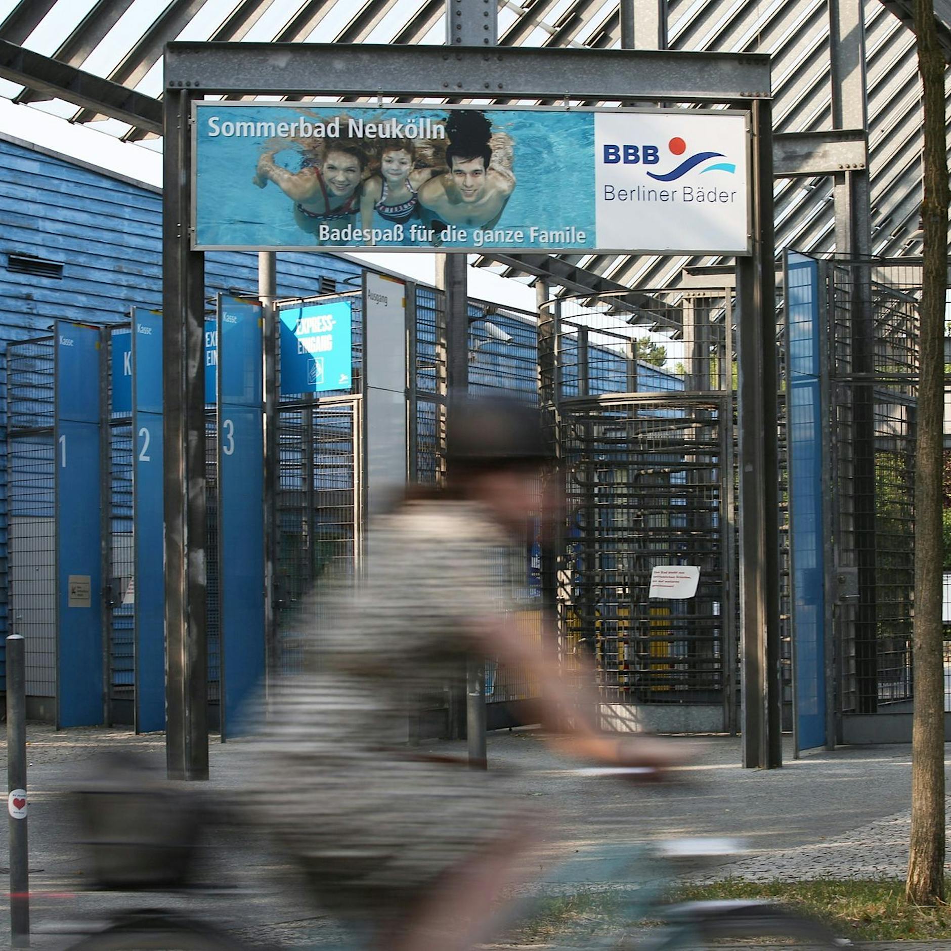 Mobilitätswende in Berlin-Kreuzberg: Ich reite jeden Morgen Rodeo – und ich hasse es!