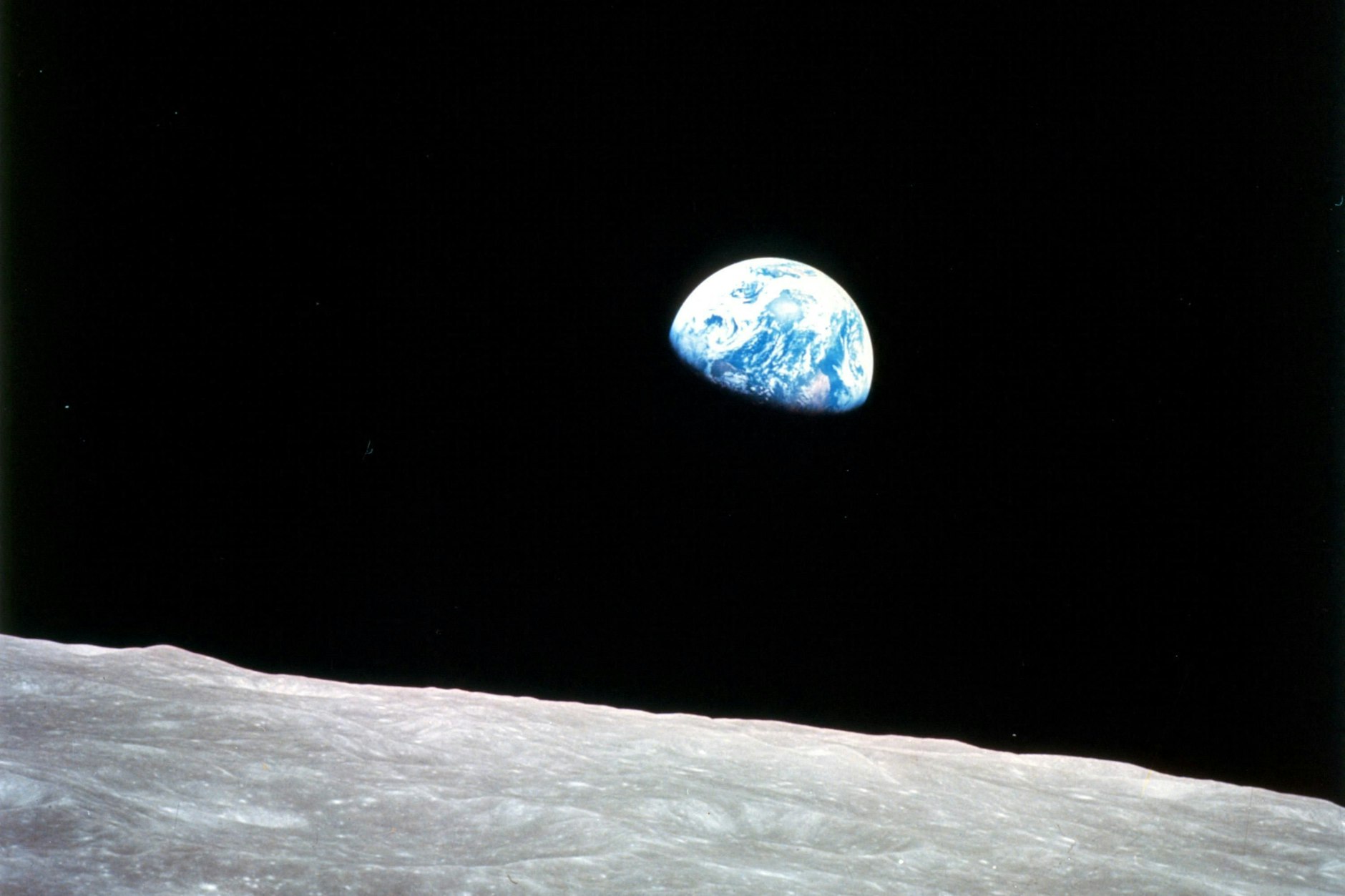 „Earthrise“: Mithilfe des Zufalls gelang William Anders an Heiligabend 1968 ein Foto, das die Sicht der Menschheit auf unseren Planeten für immer verändern sollte.&nbsp;