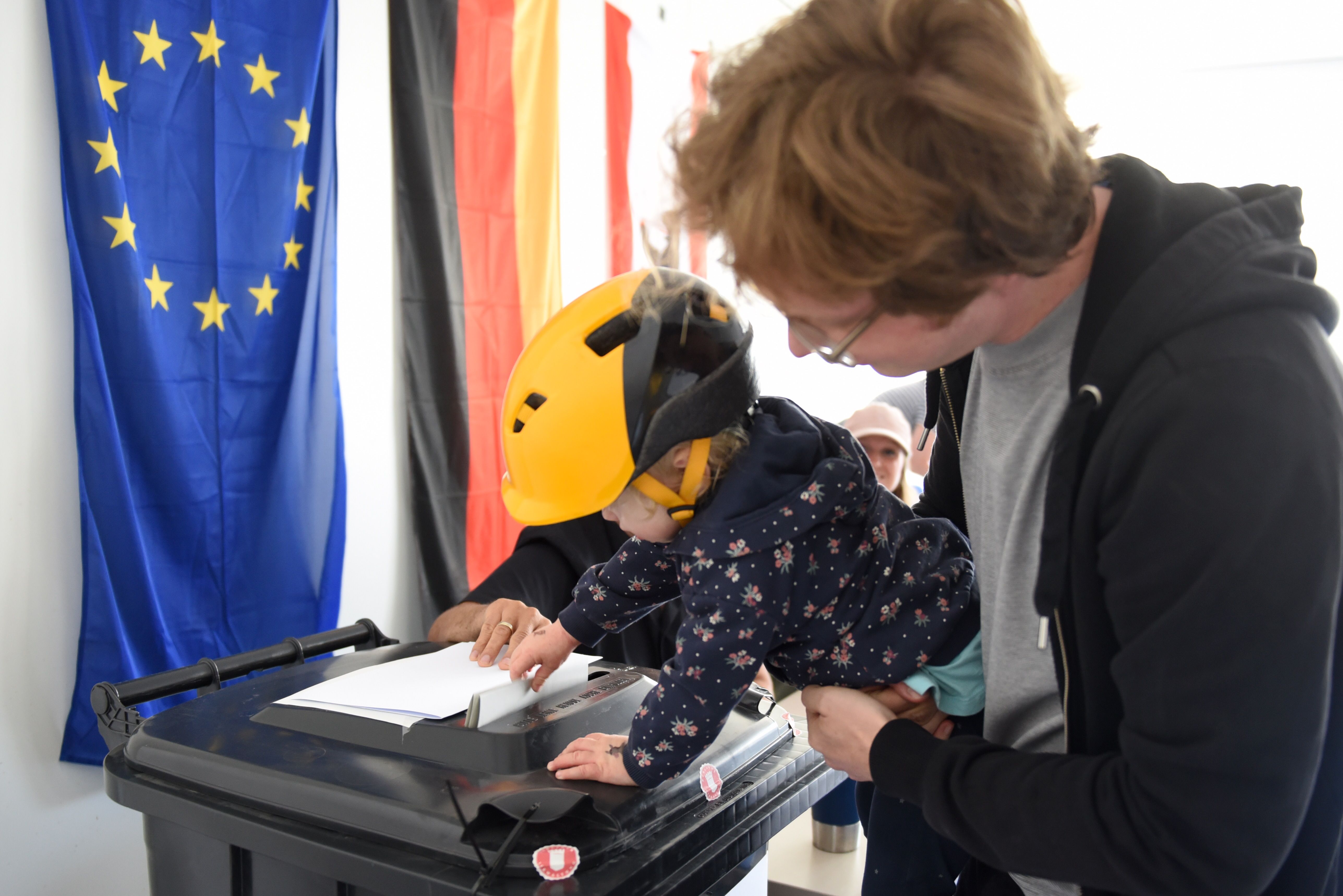 Europawahl in Berliner Osten: Sind die Bürger wahlmüde geworden? Besuch bei Wahllokalen