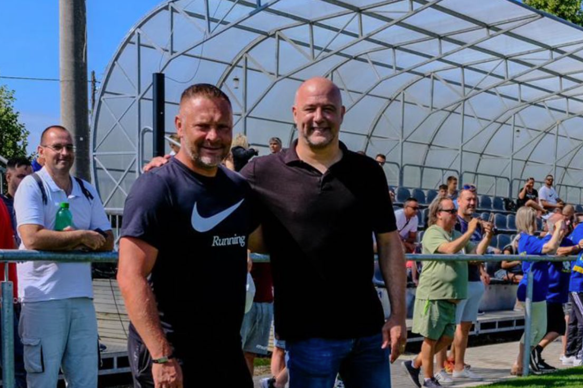 Zwei Hertha-Legenden vereint in Ungarn: Pal Dardai kam zu Gabor Kiralys großem Fußballfest.