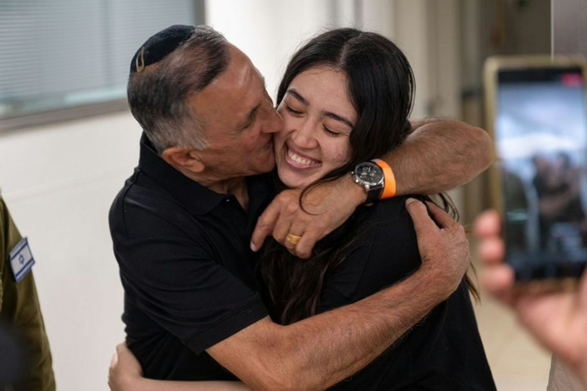 Israelische Spezialkräfte haben nach Armeeangaben vier der Geiseln gerettet, die am 7. Oktober 2023 aus Israel verschleppt wurden. Eine von ihnen ist die 25 Jahre alte Noa Argamani.