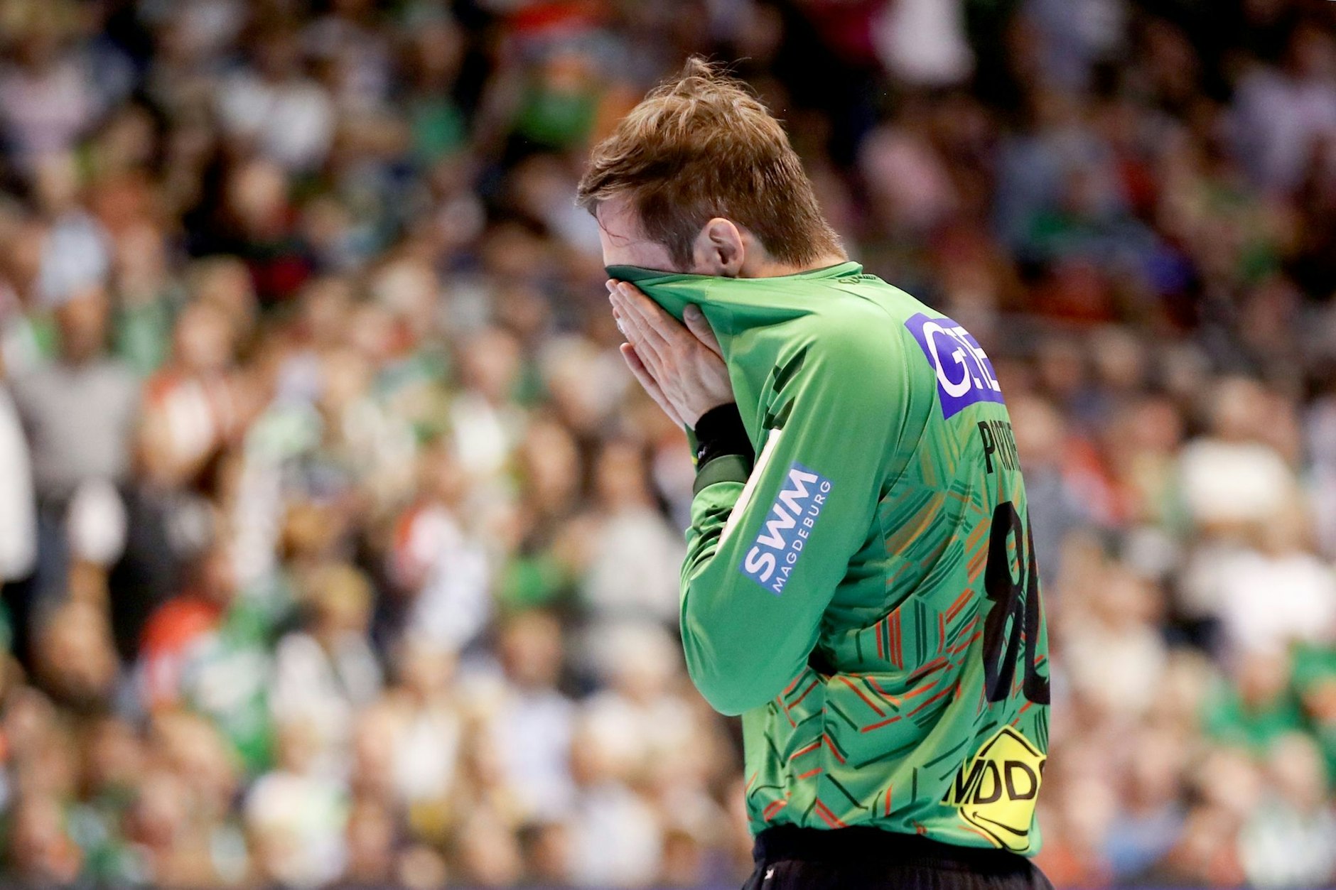 ARCHIV - Magdeburgs Torhüter Nikola Portner droht eine empfindliche Sperre.  