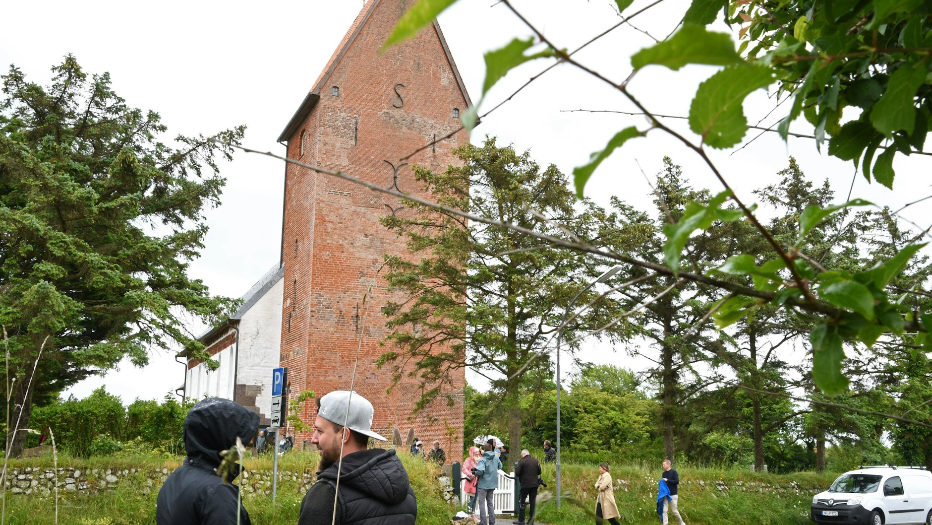 H. P. und Sara heirateten in der evangelischen St. Severin-Kirche in Keitum.