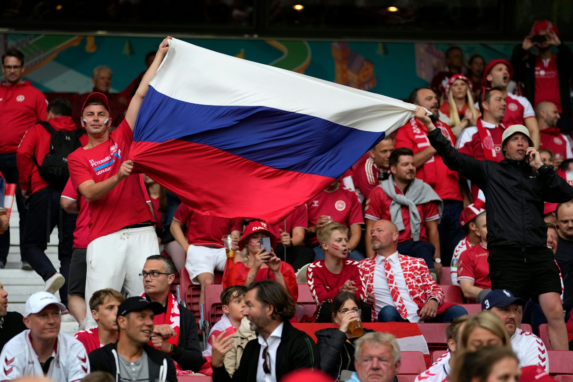 Da konnten es die russischen Fans noch nicht wissen: Das dritte Gruppenspiel bei der Euro 2020 in Kopenhagen war das bis dato letzte Spiel einer russischen Nationalmannschaft bei einem großen Turnier.