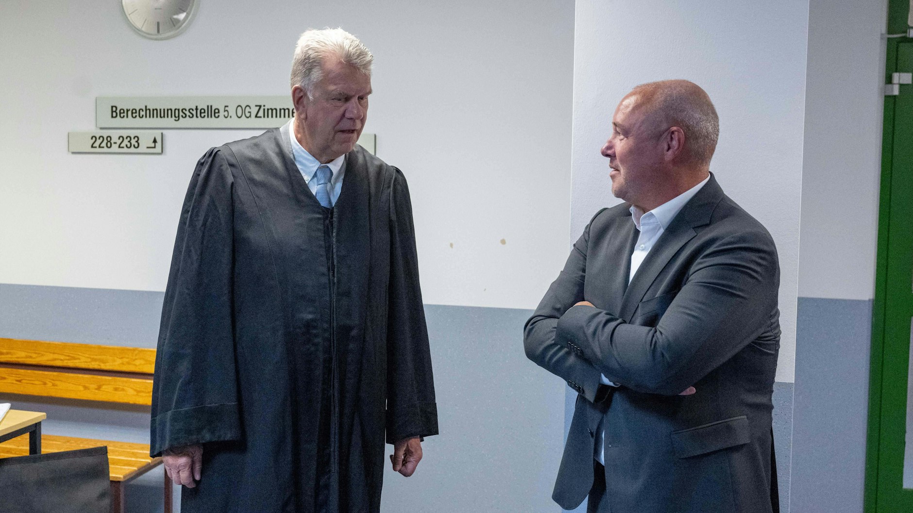 Horst Kletke (l.), Anwalt von Michael Parensen, und Unions Rechtsbeistand Dr. Michael Müller am Arbeitsgericht Berlin