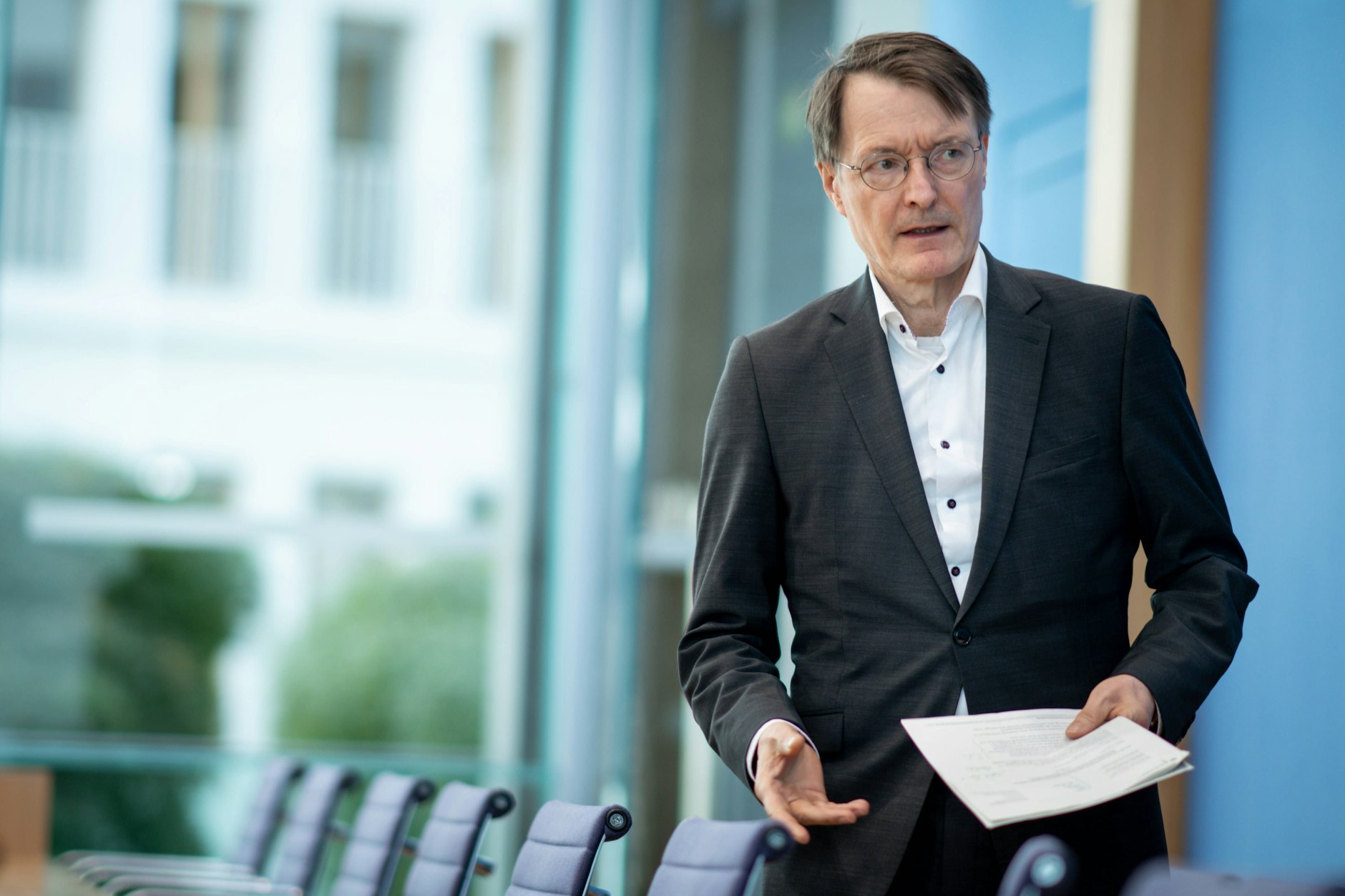 Karl Lauterbach bei der Bundespressekonferenz zur Krankenhausreform im Mai