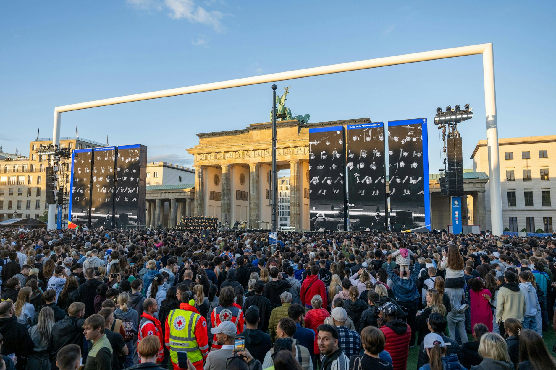 Die sogenannte Fanzone in Berlin ist am Mittwoch eröffnet worden.&nbsp;