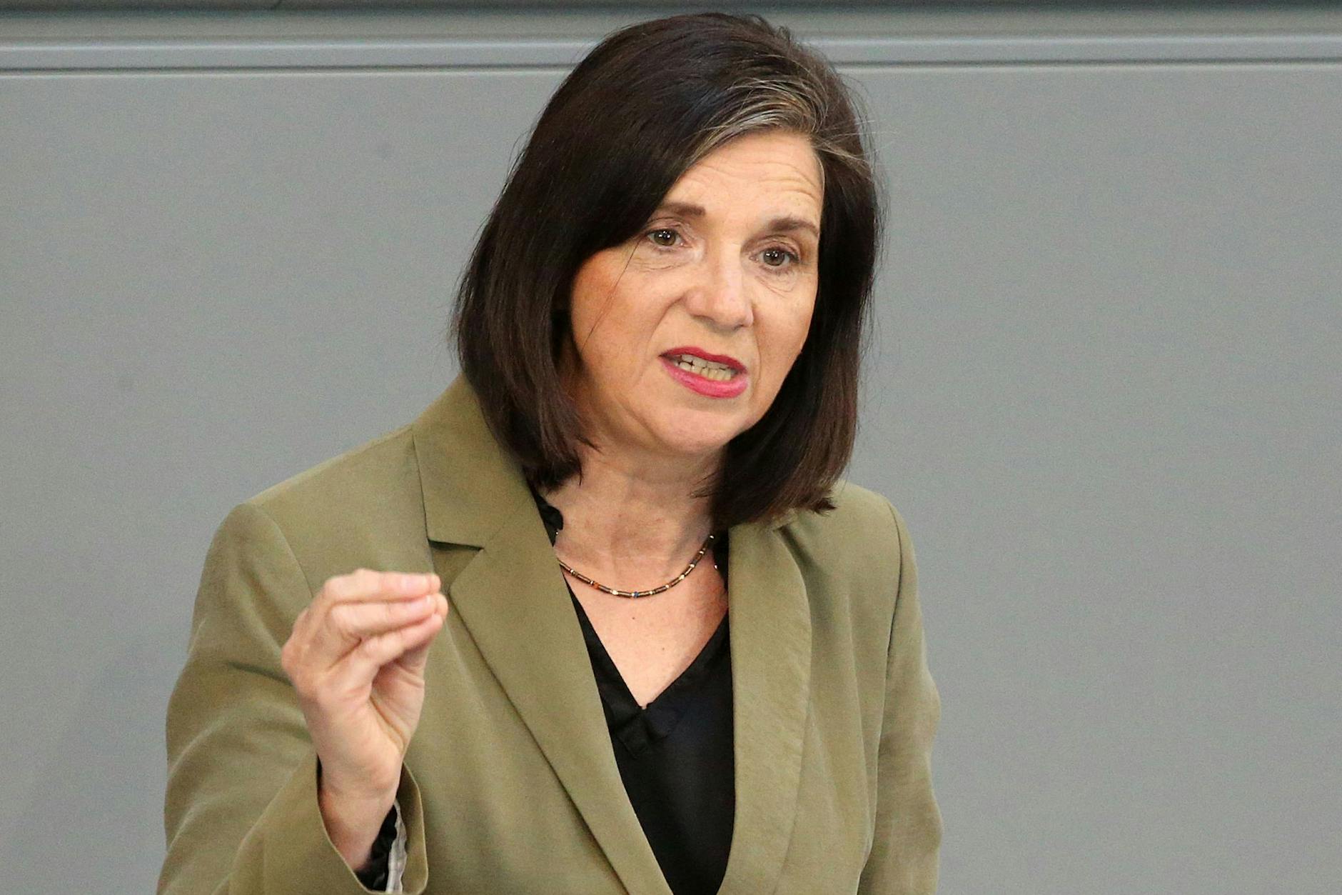 Katrin Göring-Eckardt äußert sich nicht klar zum Vorwurf Helferichs.