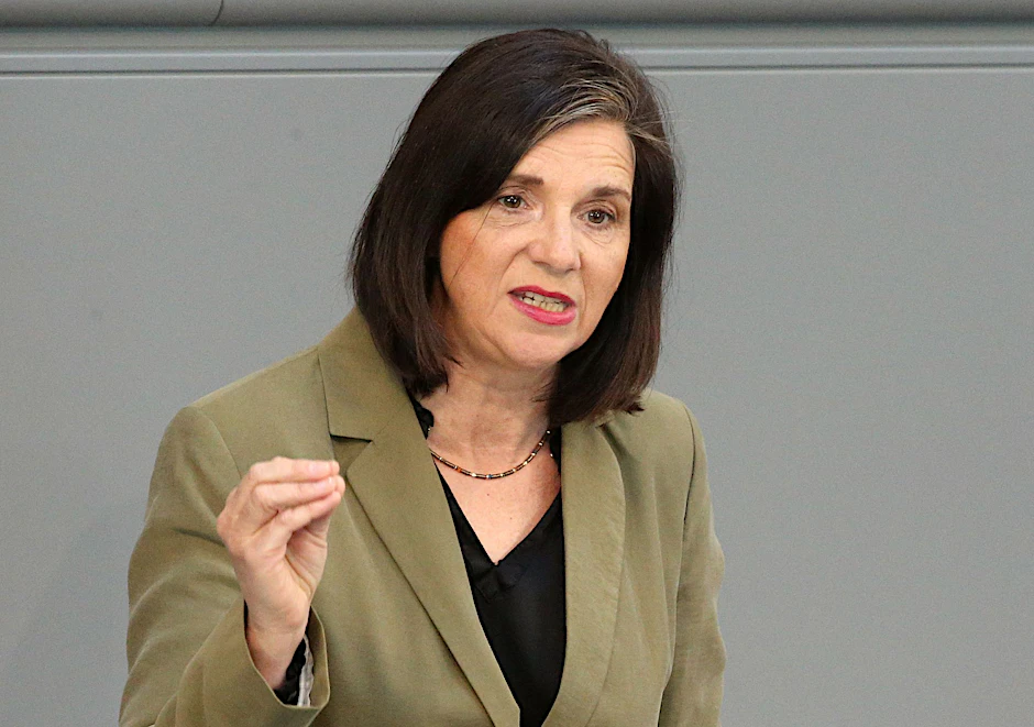 Katrin Göring-Eckardt äußert sich nicht klar zum Vorwurf Helferichs.