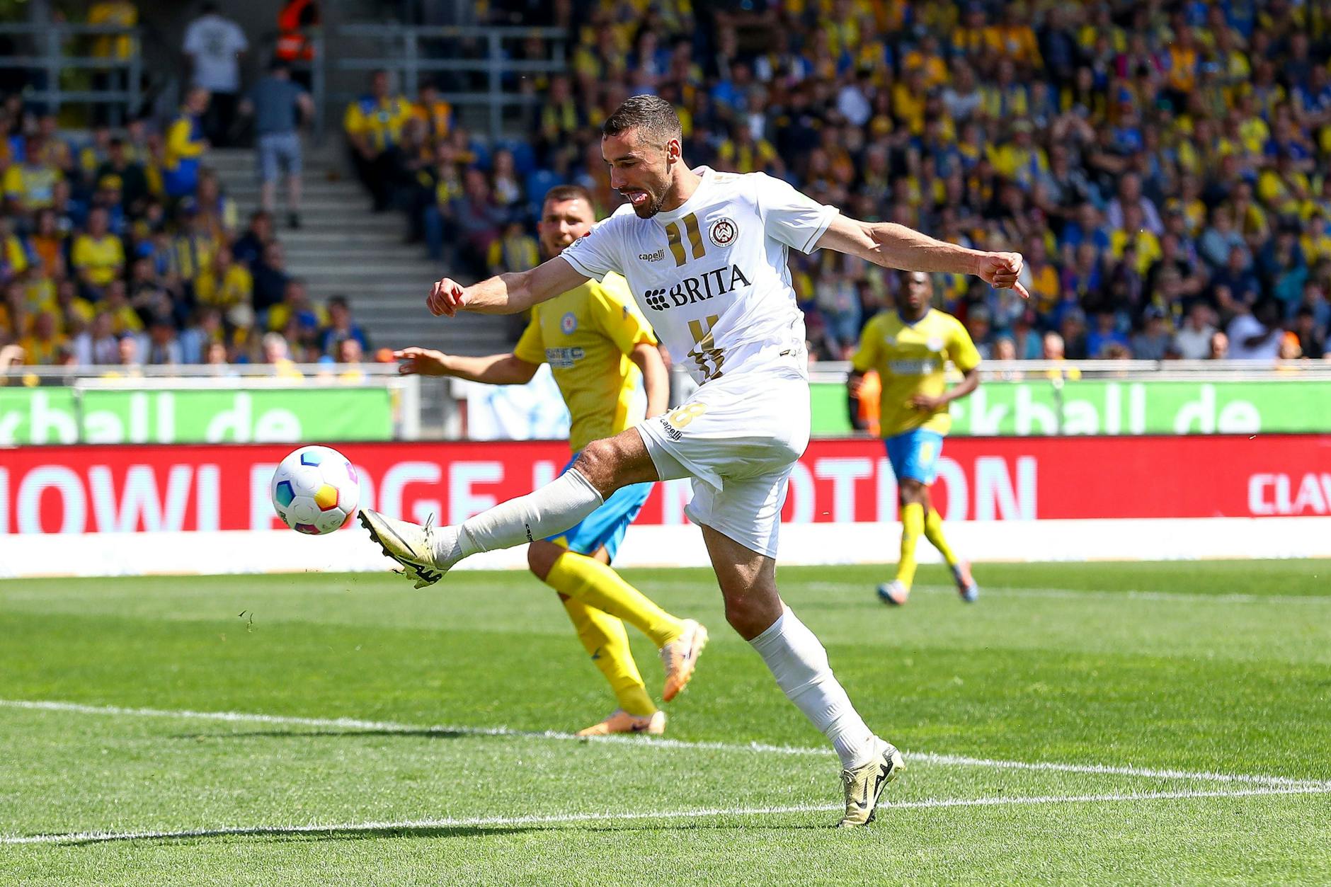 Ivan Prtajin in Aktion. Für Wehen-Wiesbaden traf der Kroate in der Zweiten Liga 13-mal. Jetzt soll Prtajin beim 1. FC Union für Tore sorgen.