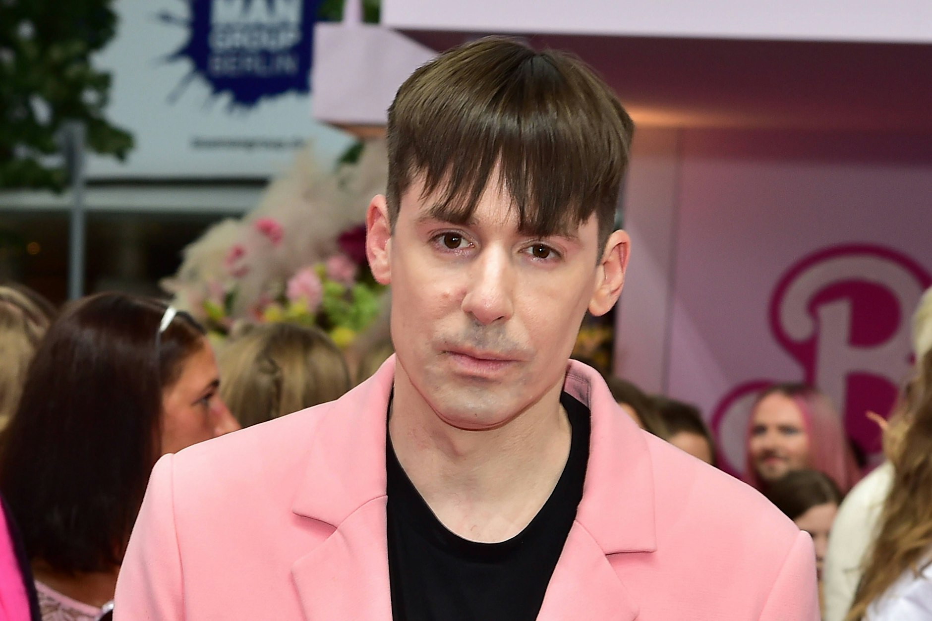 Kilian Kerner macht den GNTM-Zwillingen eine Ansage.