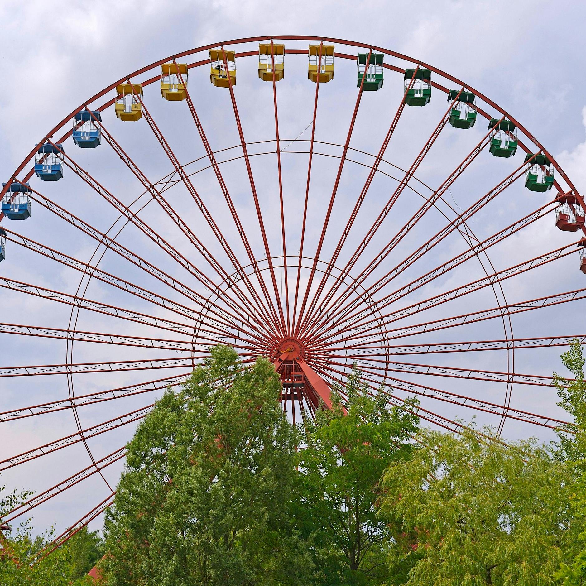 VIDEO: Hey, wo bringen sie das Spreepark-Riesenrad hin?