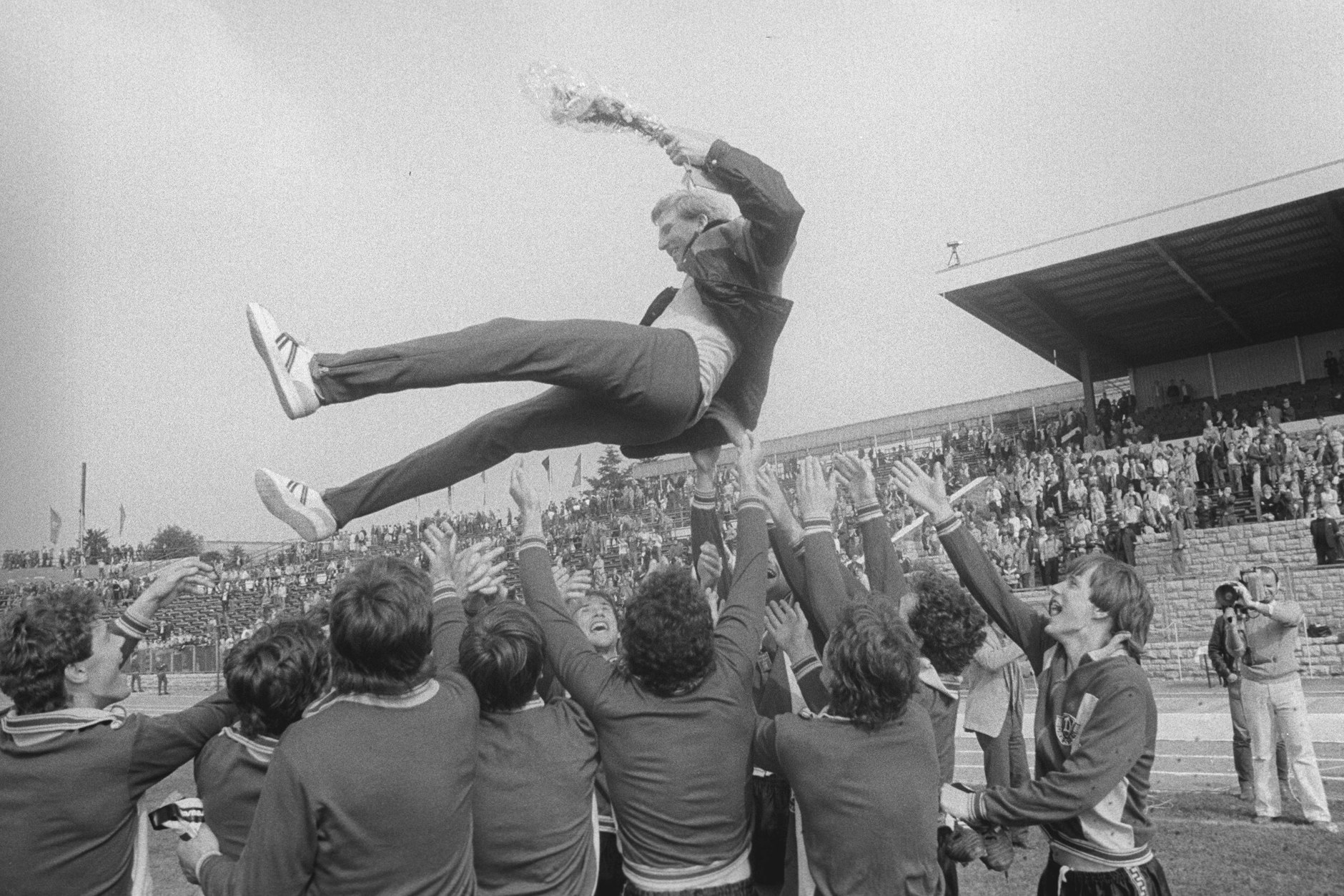 Pokalfinale in Berlin im Stadion der Weltjugend: BFC Dynamo gegen Dynamo Dresden, 1984. Die Stasi war bei jedem Spiel dabei.&nbsp;