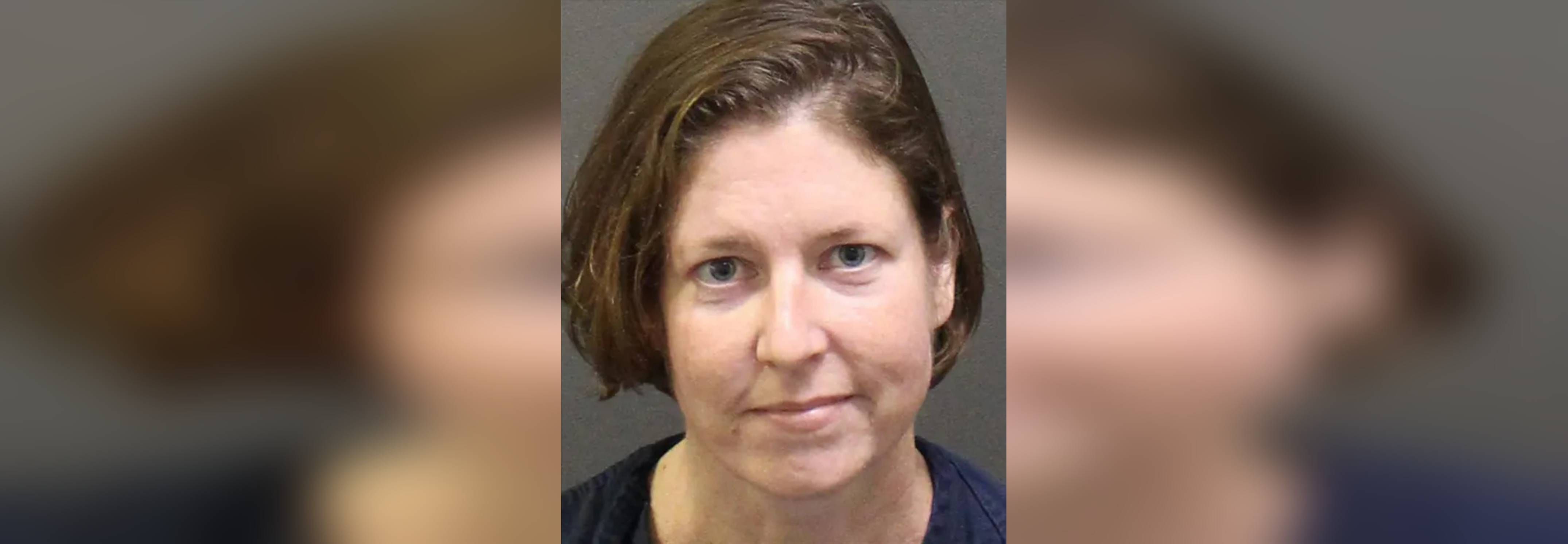 Frau ließ ihren Freund in Koffer ersticken – und filmte es mit dem Handy!