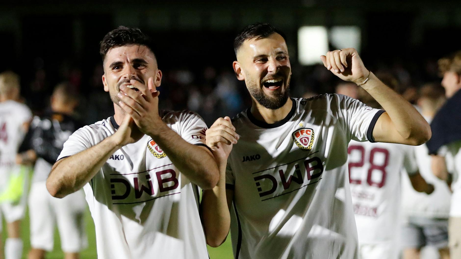 Jubeln die Freunde David Haider (l.) und Rufat Dadashov auch weiter gemeinsam für den BFC Dynamo?