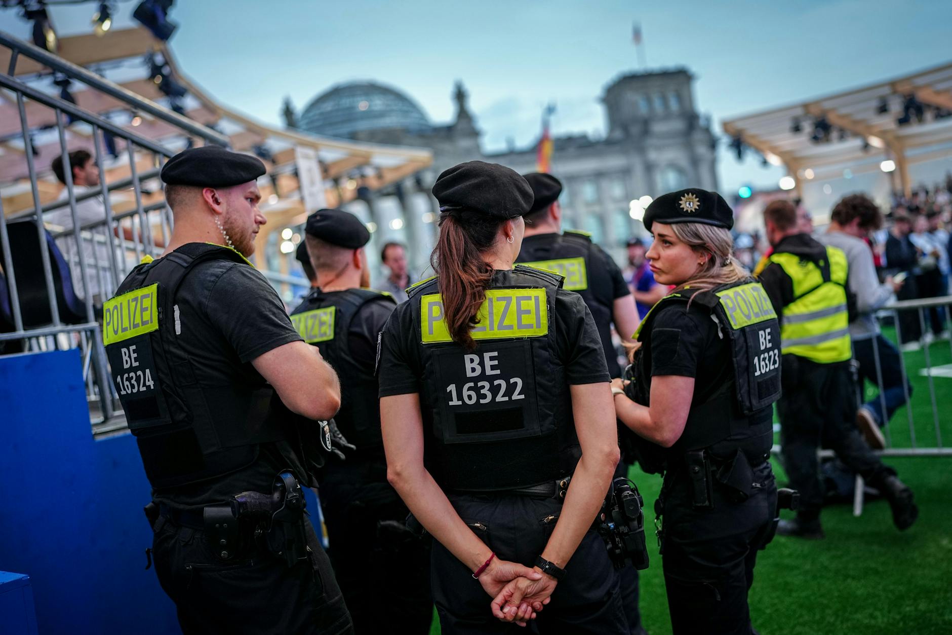 Die Polizei war am Freitag in Berlin mit 1800 Kräften im Einsatz. 