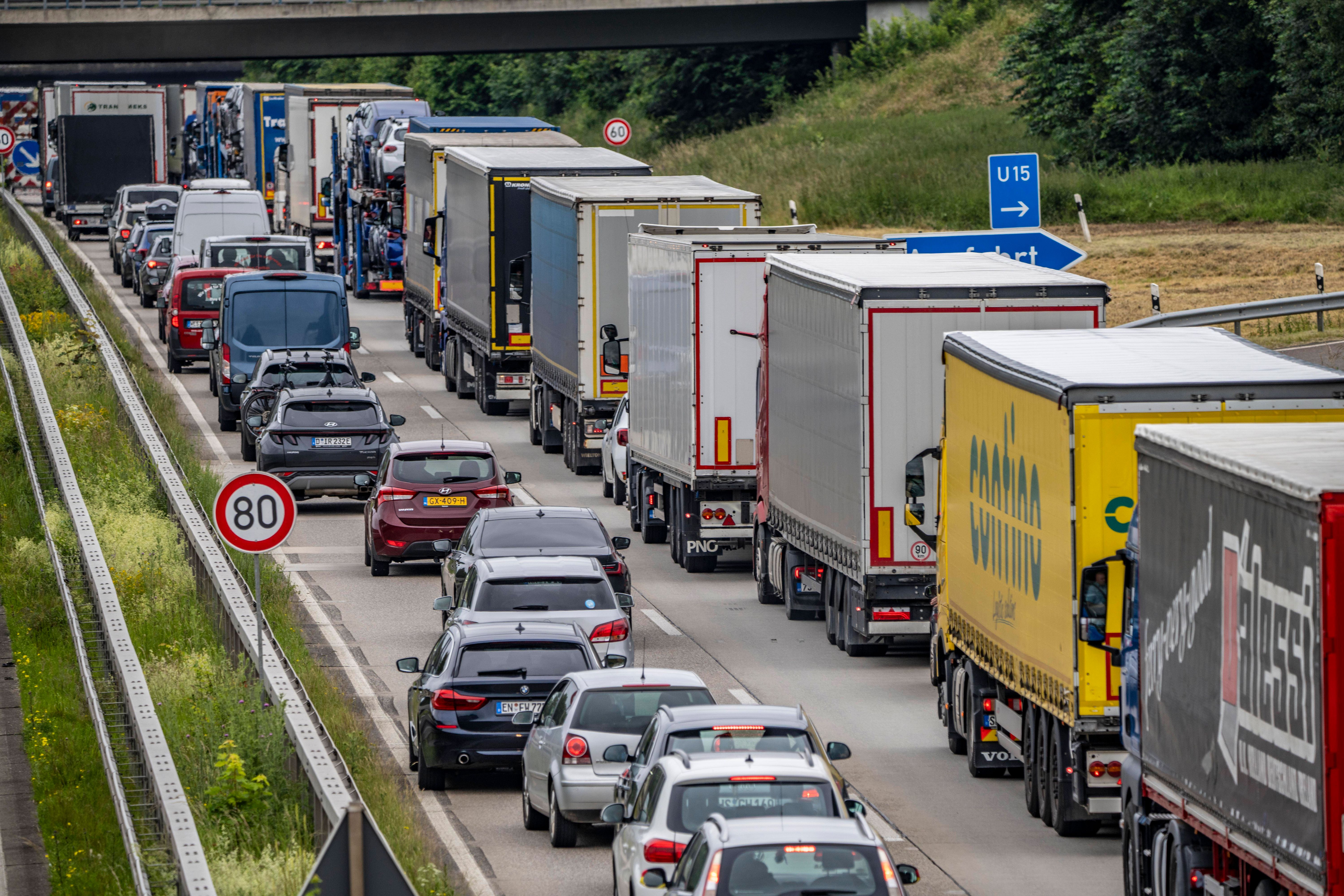 Image - Autobahn-Kahlschlag: Drohen noch mehr Schlaglöcher und Tempolimits?