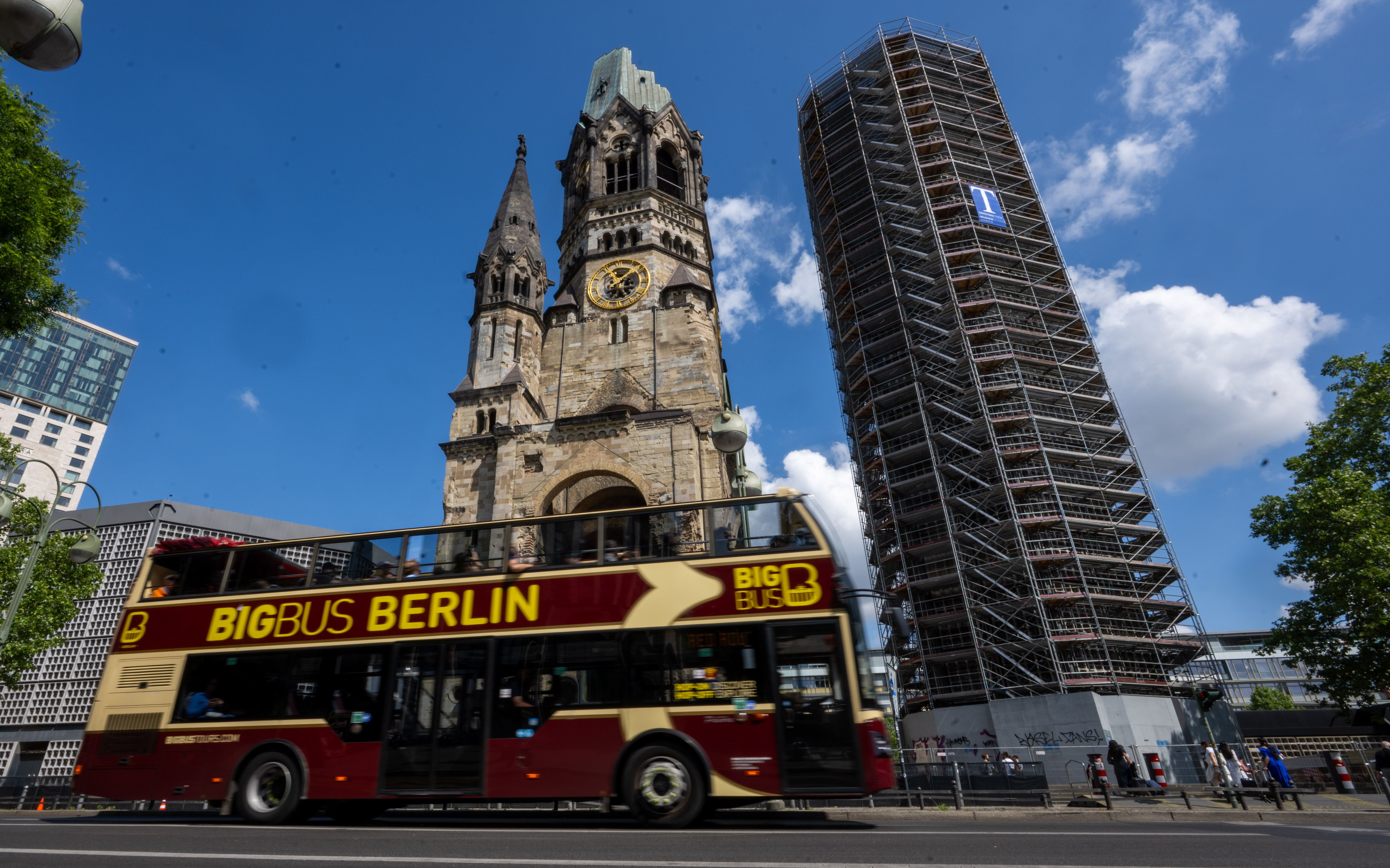 Sightseeing per Bustour: Deutsche Großstädte im Vergleich – Berlin teurer Spitzenreiter