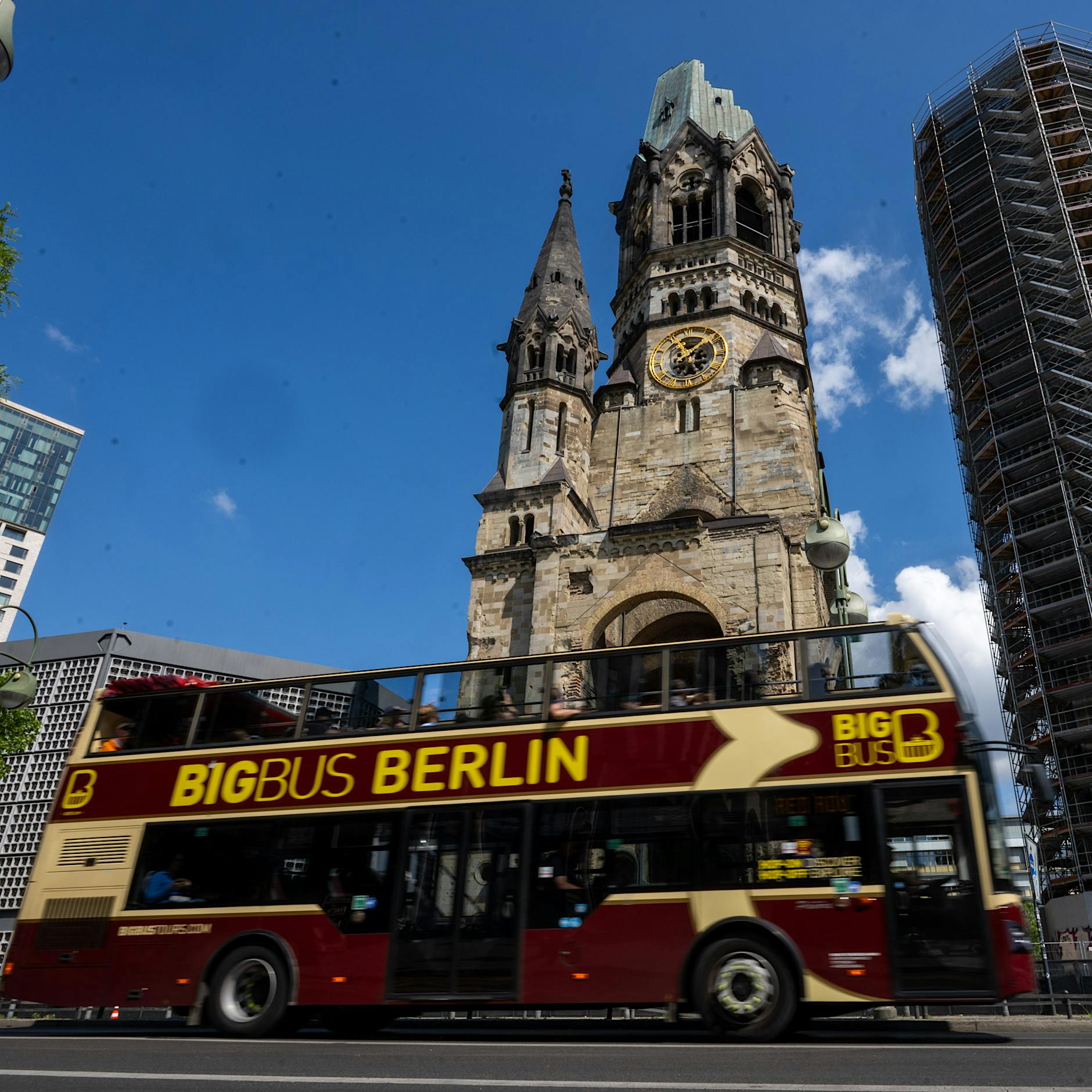 Sightseeing per Bustour: Deutsche Großstädte im Vergleich – Berlin teurer Spitzenreiter