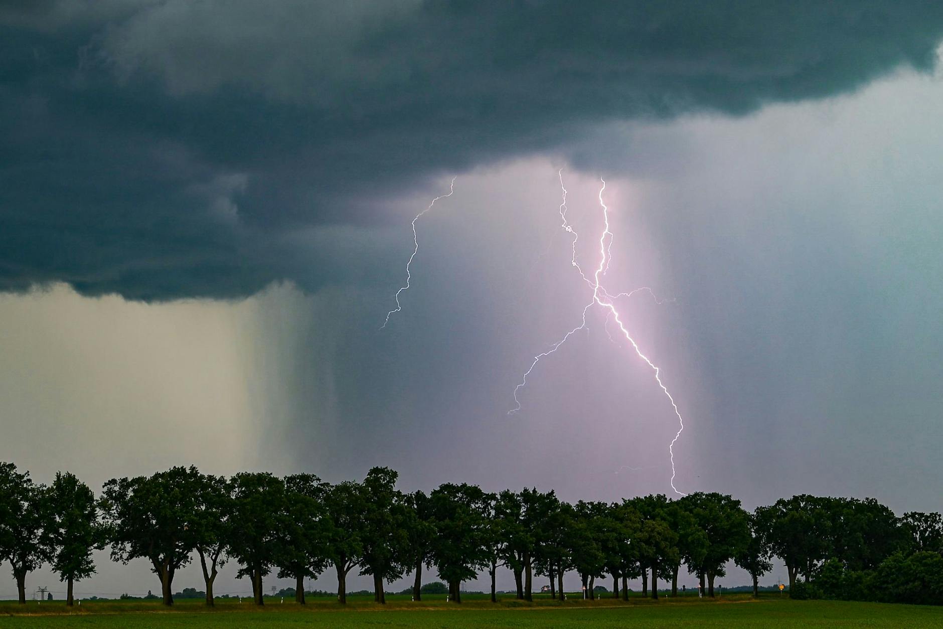 Die Hitze bringt schwere Gewitter und Starkregen mit.