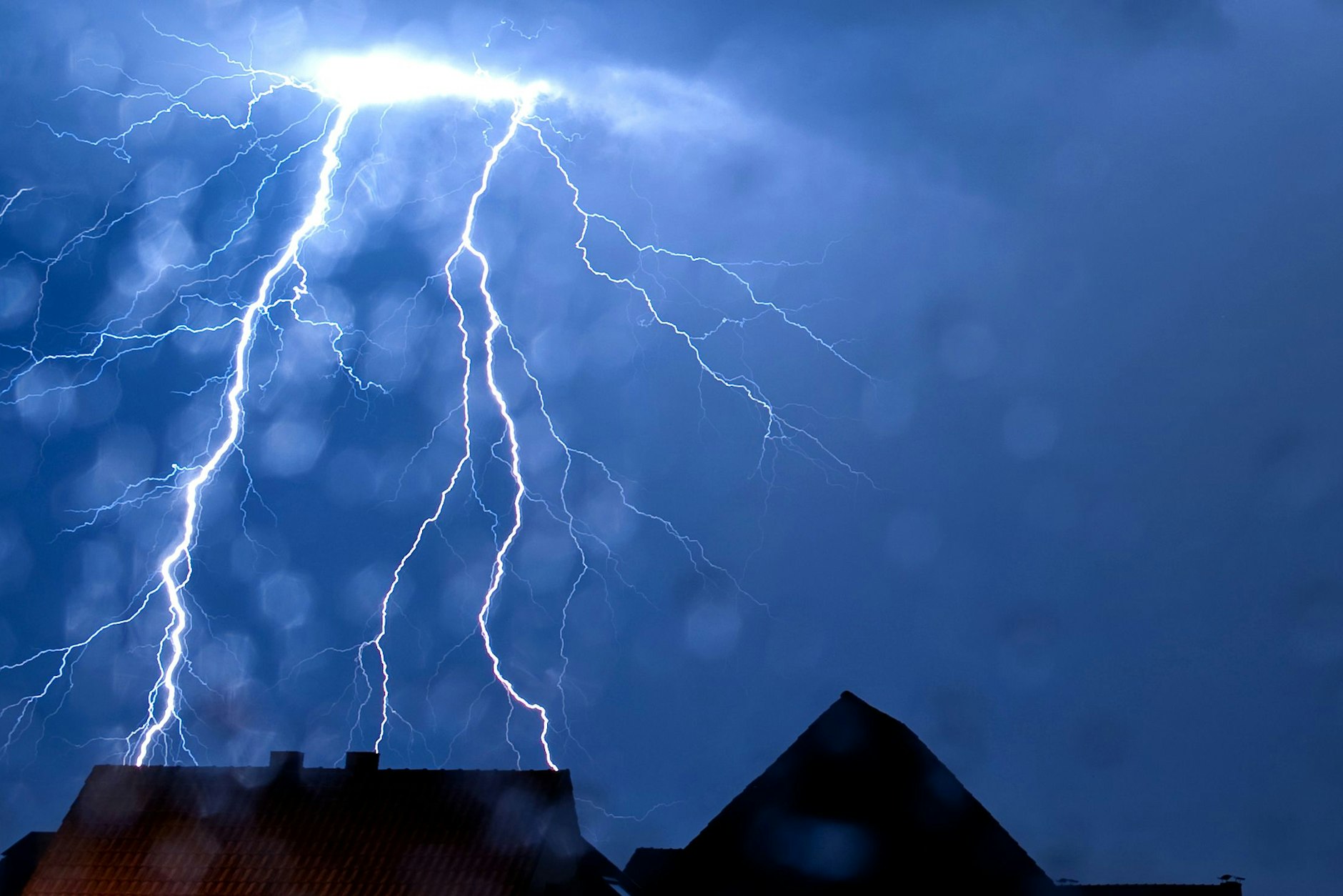Erneut drohen in Deutschland heftige Unwetter. 
