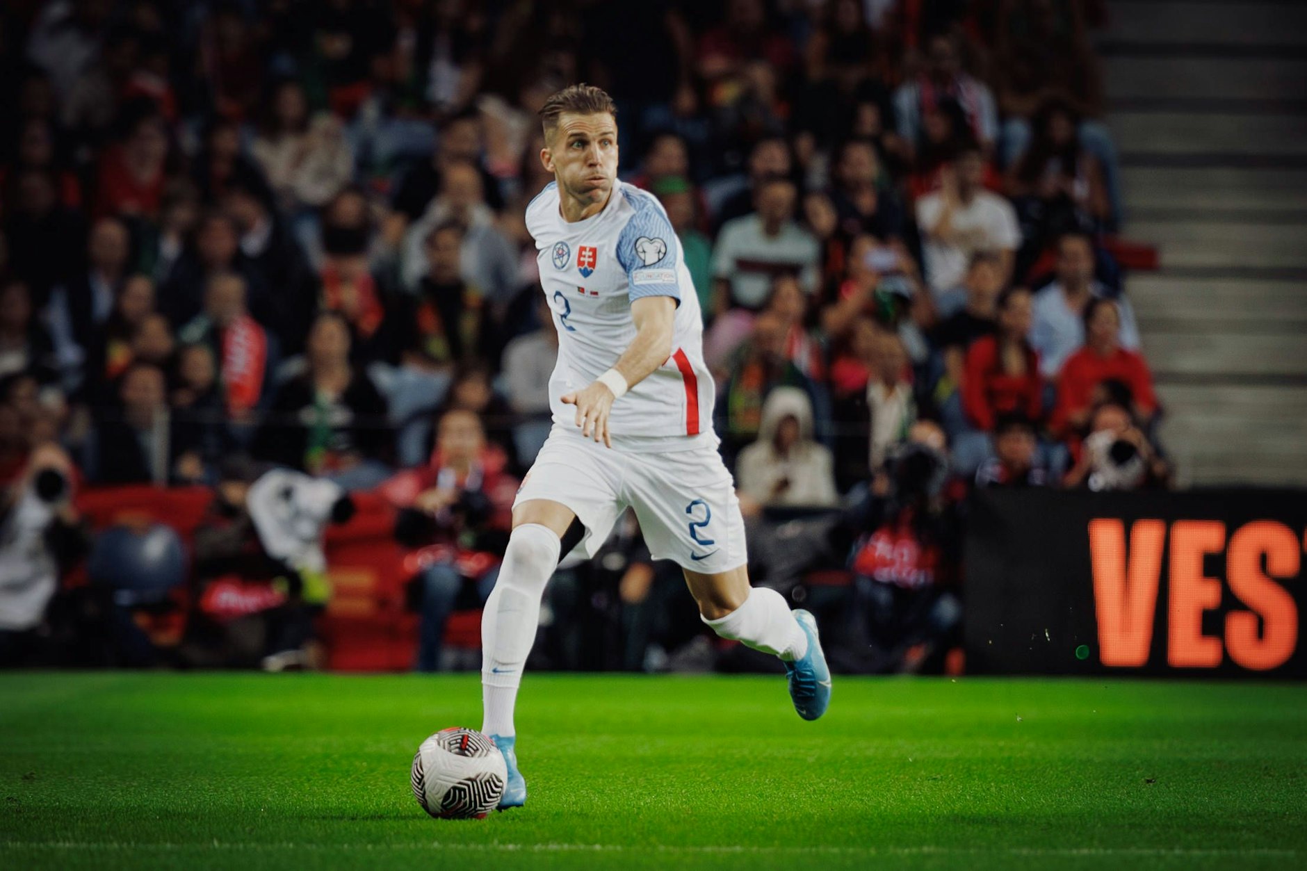 Herthas Routinier Peter Pekarik machte bisher 127 Länderspiele für die Slowakei. Jetzt folgt sein nächstes beim EM-Gruppenspiel am Montag gegen Belgien.