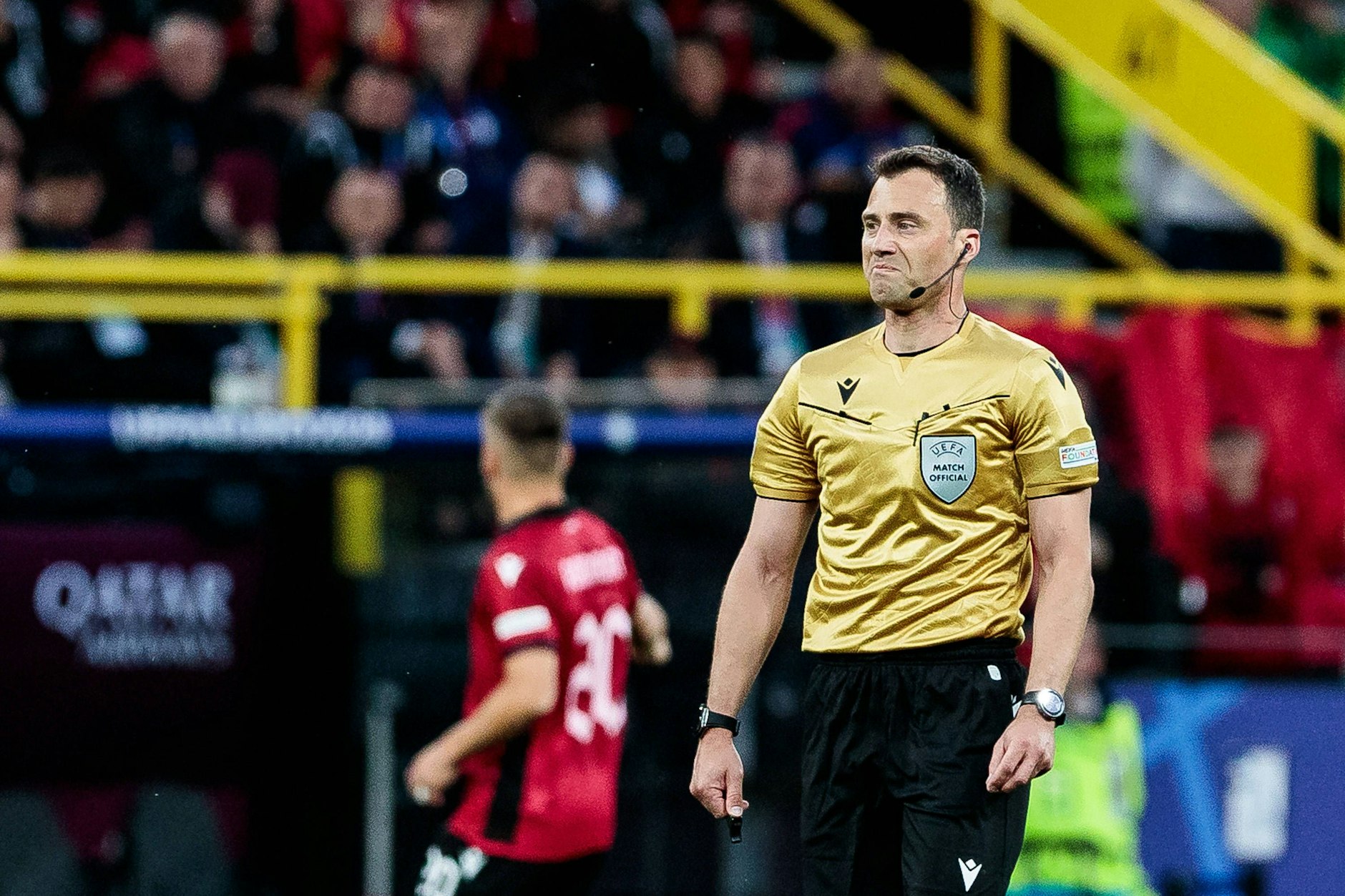 Berlins Schiri Felix Zwayer feierte ein gutes EM-Debüt beim Spiel Italien gegen Albanien. Doch seine Laune wurde durch seinen Ex-Kollegen Manuel Gräfe verhagelt.