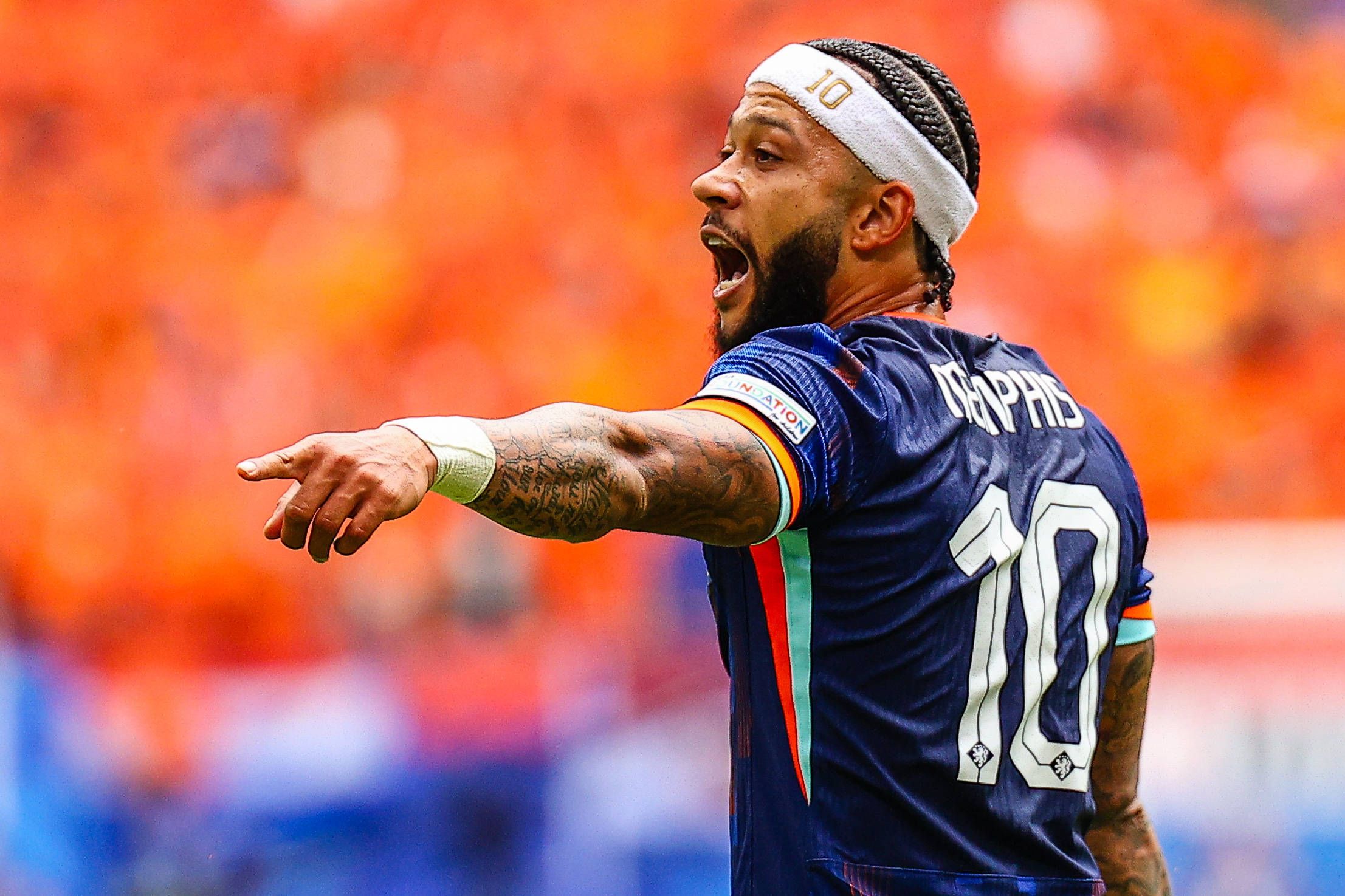 EM 2024 – Memphis Depay und der Stirnband-Ärger: Dem Fußball einfach mal die Stirn bieten