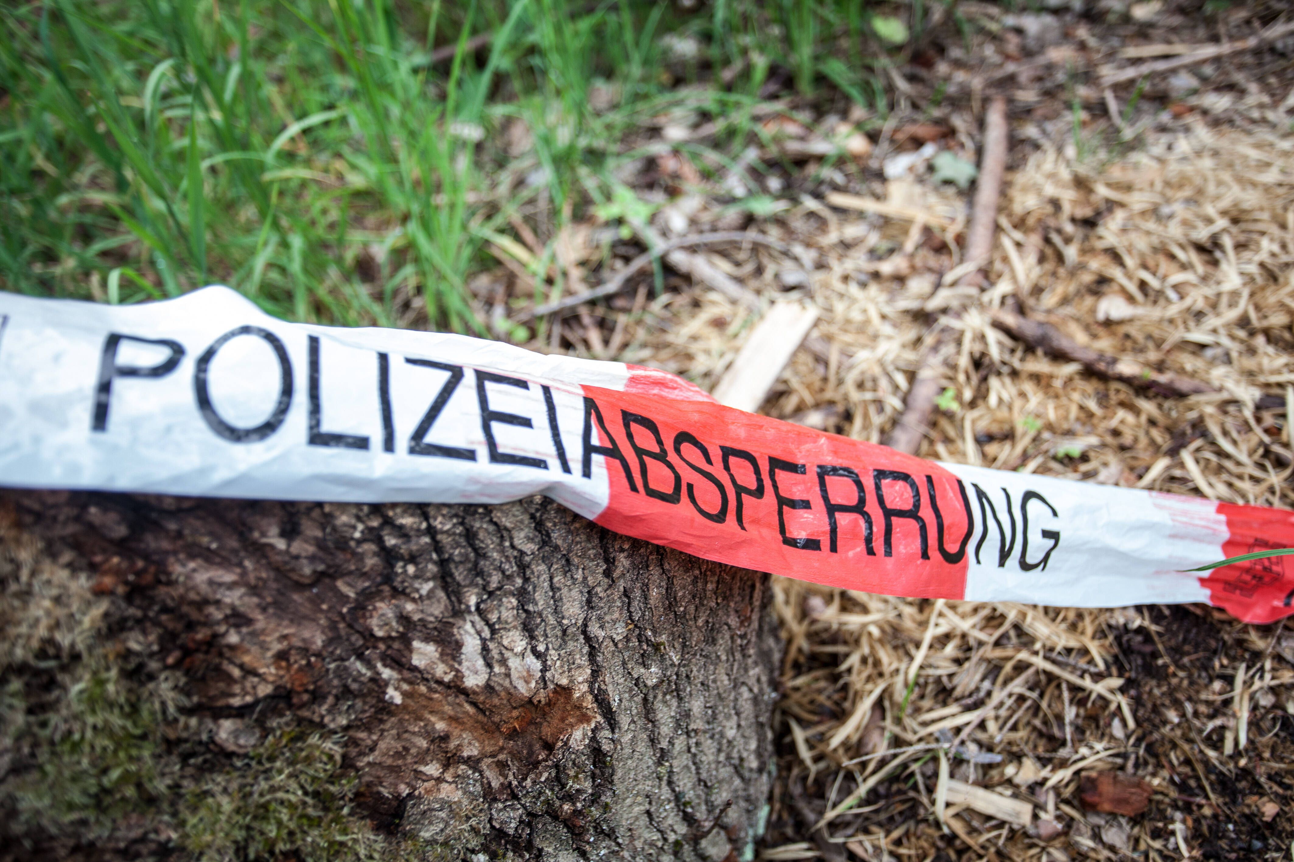 Frau (41) in Köpenick tot, weil sie rauchen wollte – vom Baum erschlagen