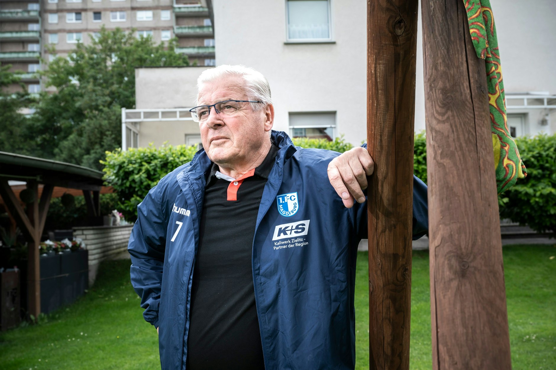 Wolfgang Seguin im Garten seines Hauses&nbsp; in Stendal