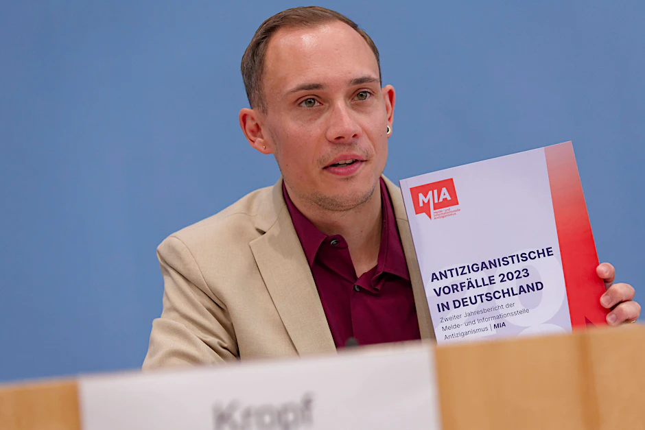Der Antiziganismus-Bericht 2024 wird vorgestellt.