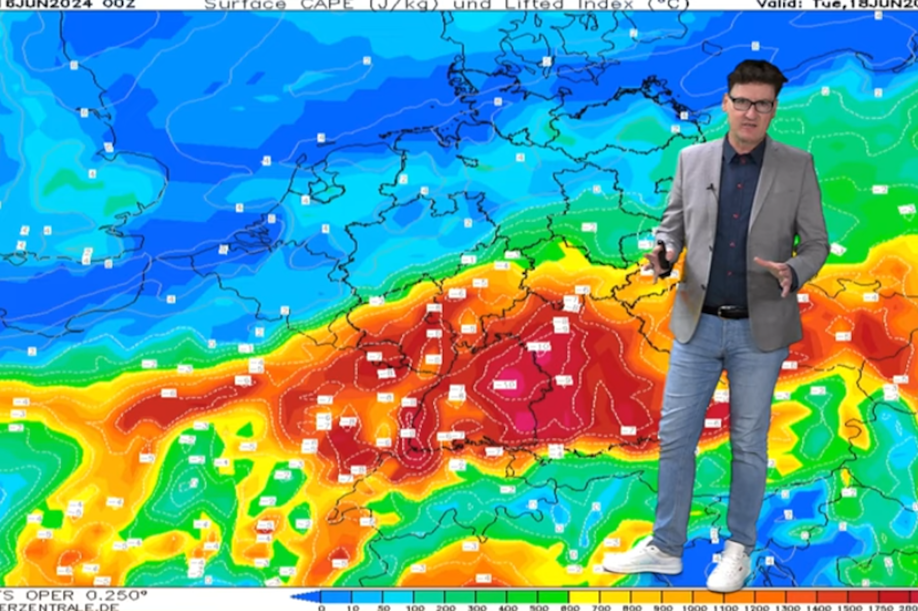 Wetter-Experte erklärt die Energie in der Atmosphäre, die vor allem im Süden Deutschlands auf für Tornados sorgen kann. 