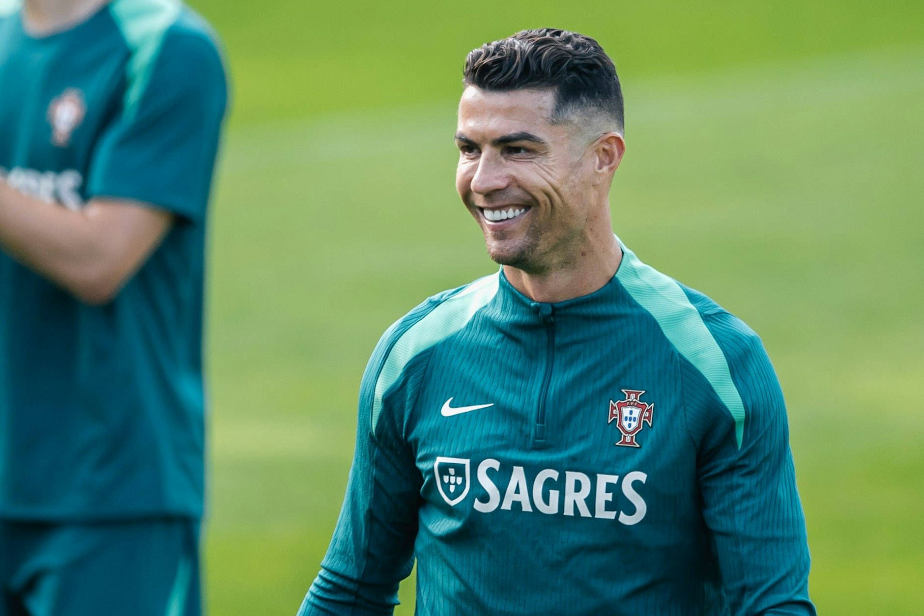 Fühlt sich in im EM-Quartier in Harsewinkel und beim Training in Gütersloh pudelwohl: Weltstar Cristiano Ronaldo.