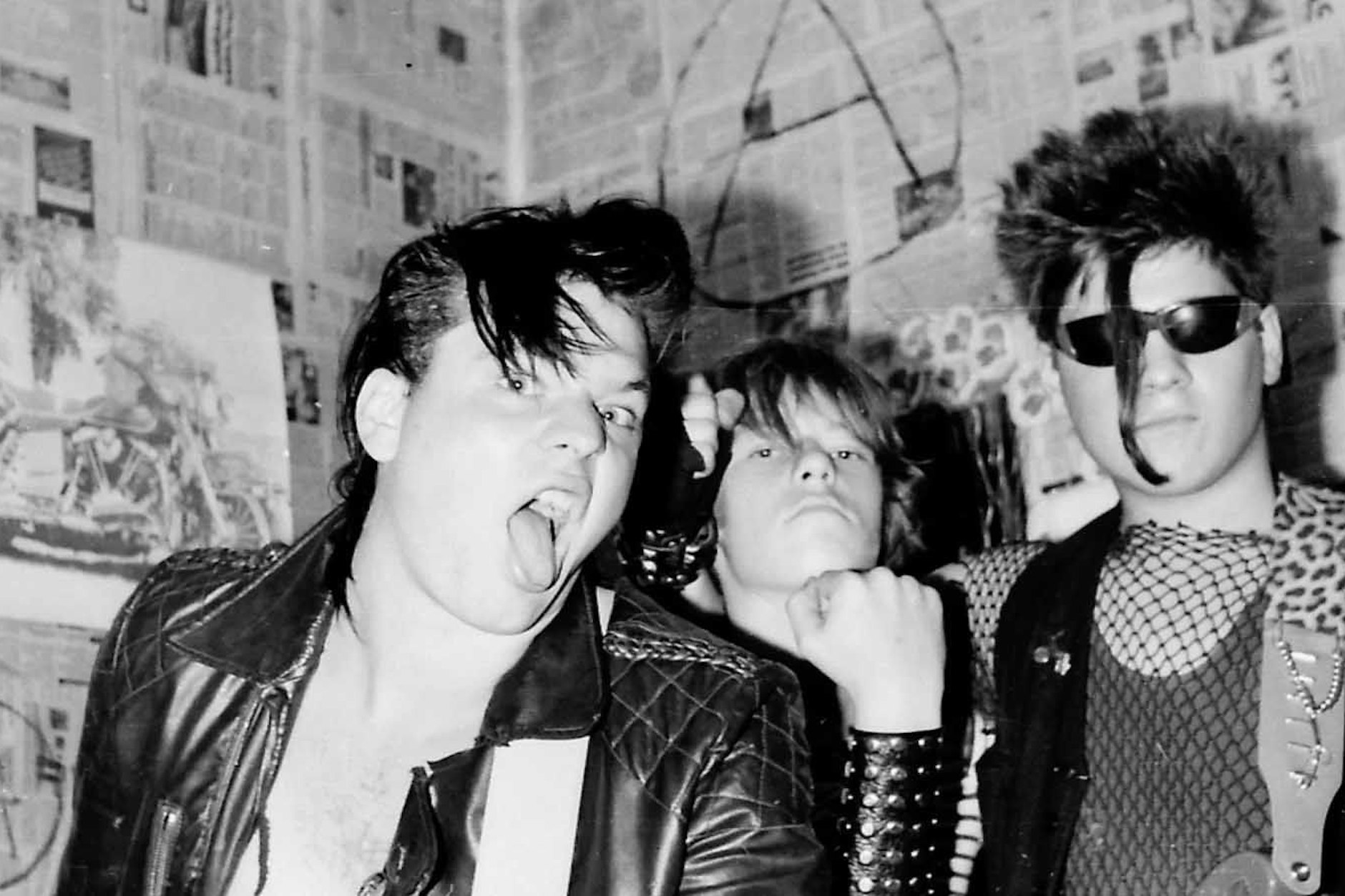 Schleimkeim mit Sänger Otze links. Standbild aus dem Dokumentarfilm „Schleimkeim – Otze und die DDR von unten“ von Jan Heck aus dem Jahr 2023