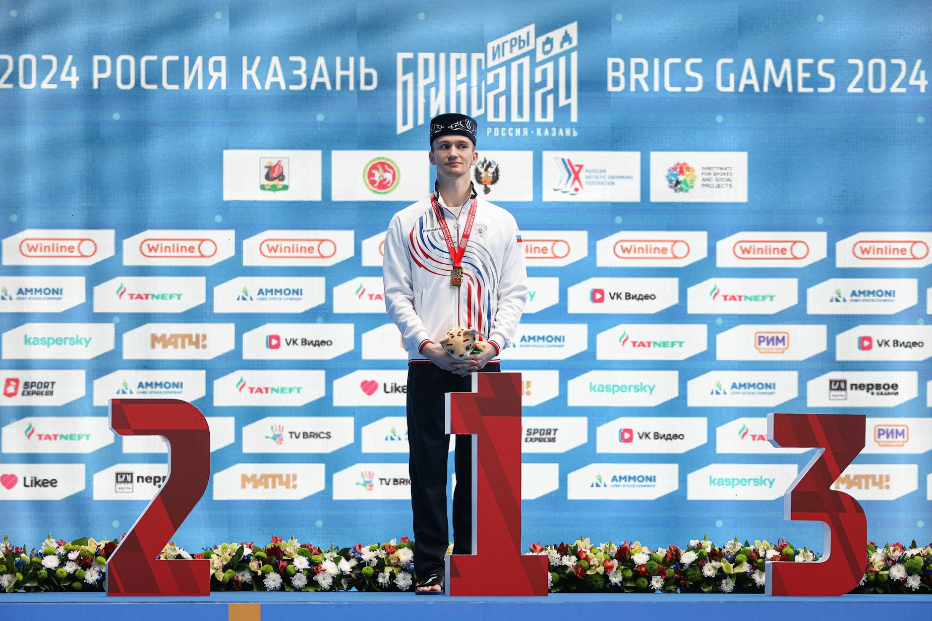 Dabeisein ist alles: Alexander Malzew gewann beim Synchronschwimmen der Männer die Goldmedaille. Er war auch der einzige Teilnehmer.