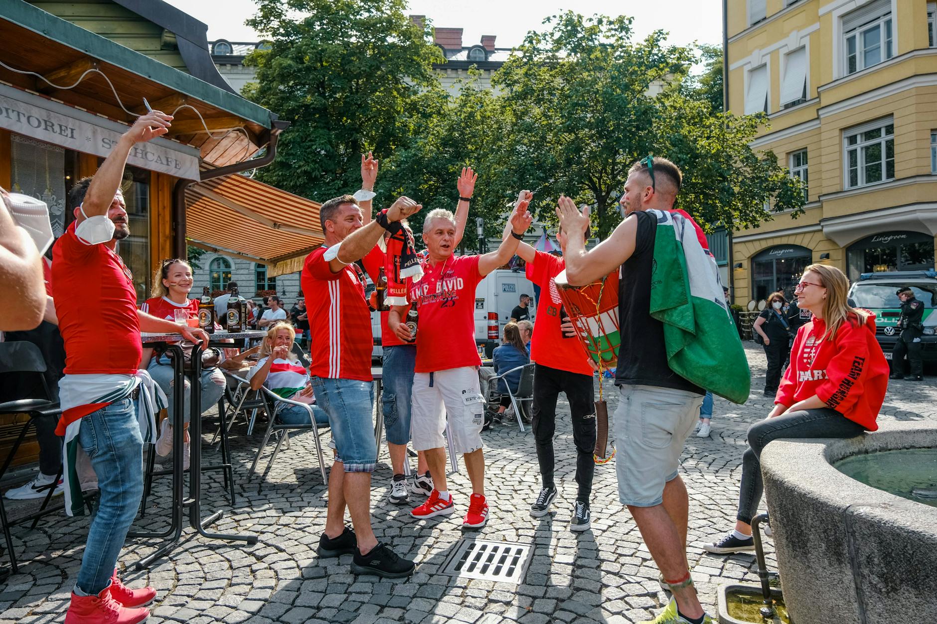 Die meisten ungarischen Fans feiern friedlich. Darauf hofft auch die Stuttgarter Polizei. 