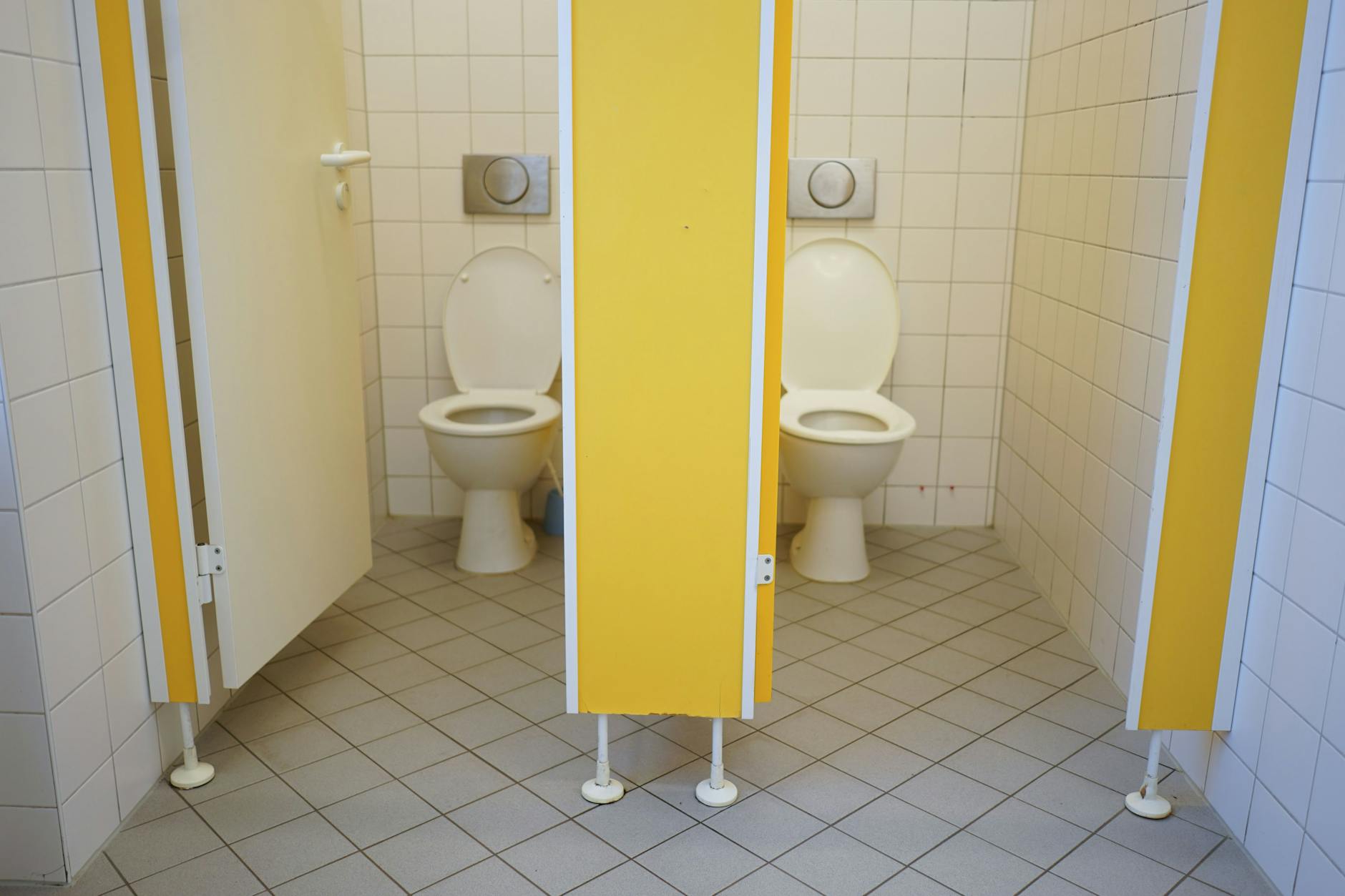 Eine Schultoilette in Berlin, die leider nicht den Hauptpreis bekommen hat.