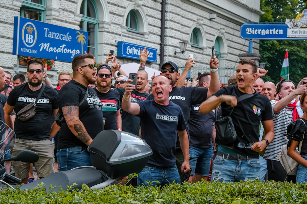 2500 Polizisten schützen DFB-Spiel: Große Angst vor Ungarn-Hooligans!