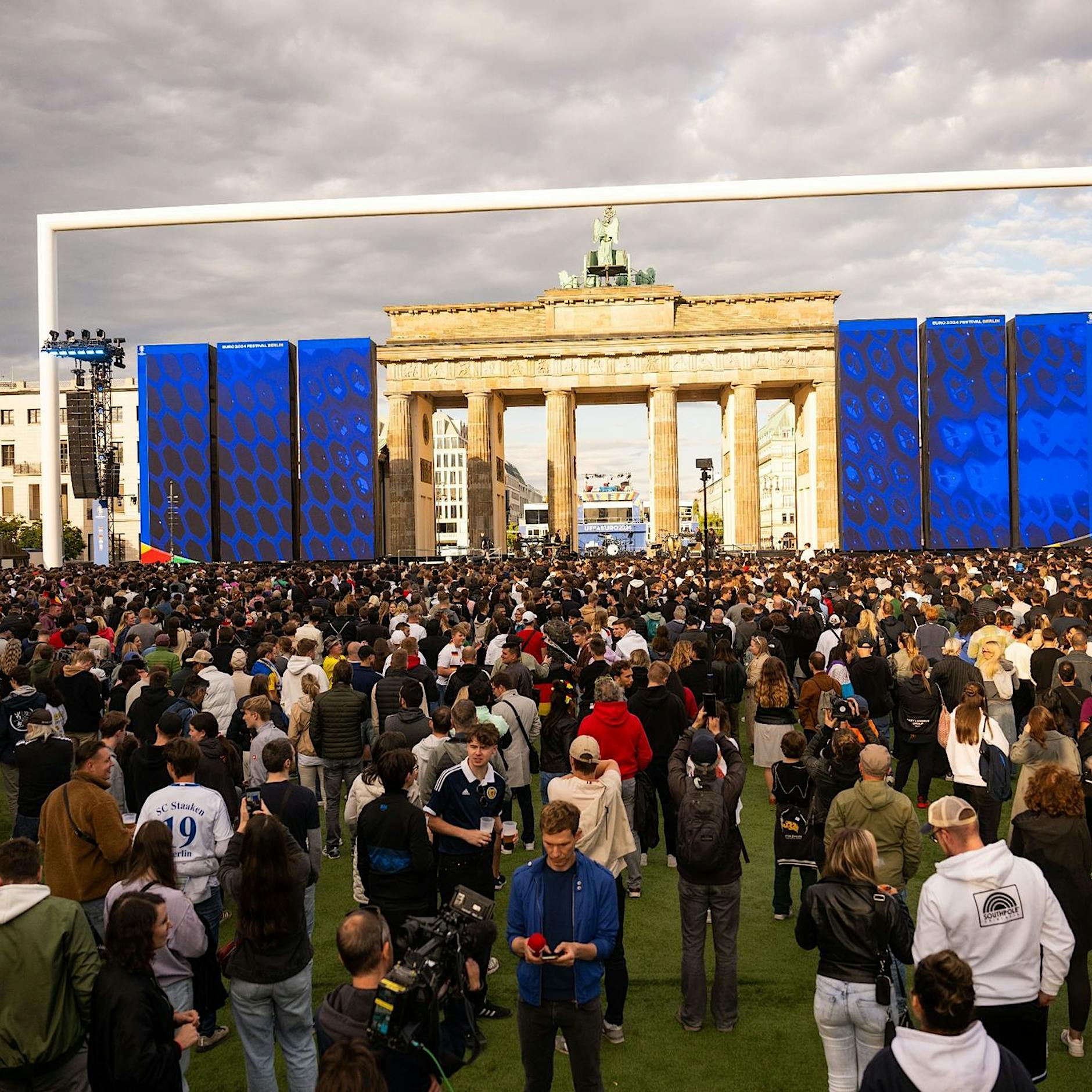 Unwetter-Warnung: EM-Fanzonen in Berlin bleiben geschlossen